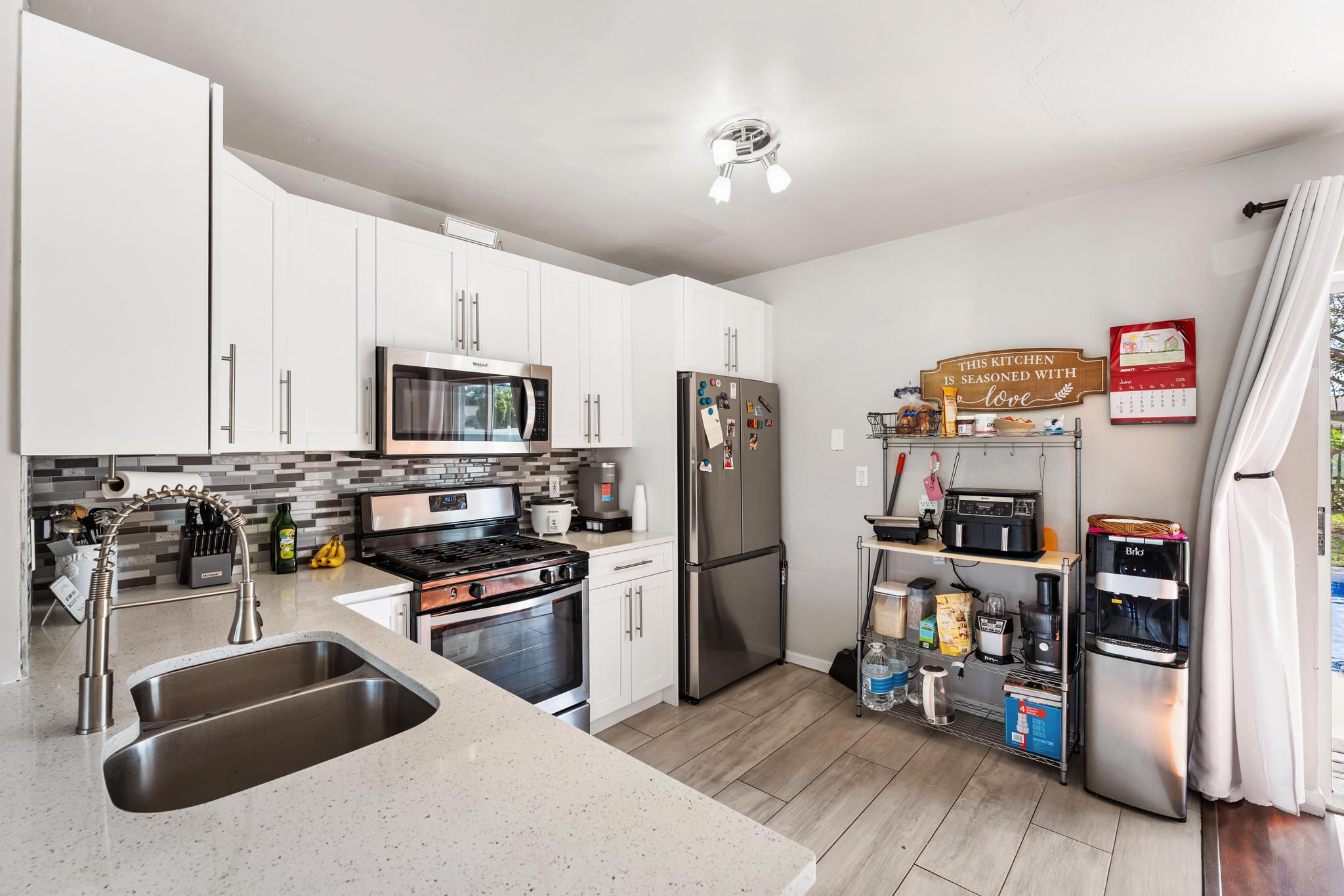 PALM SPRINGS VILLAGE PL 3 IN - Residential