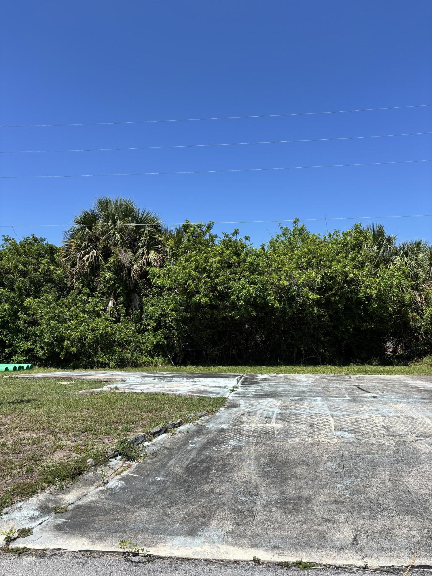 WHISPERING CREEK - Residential