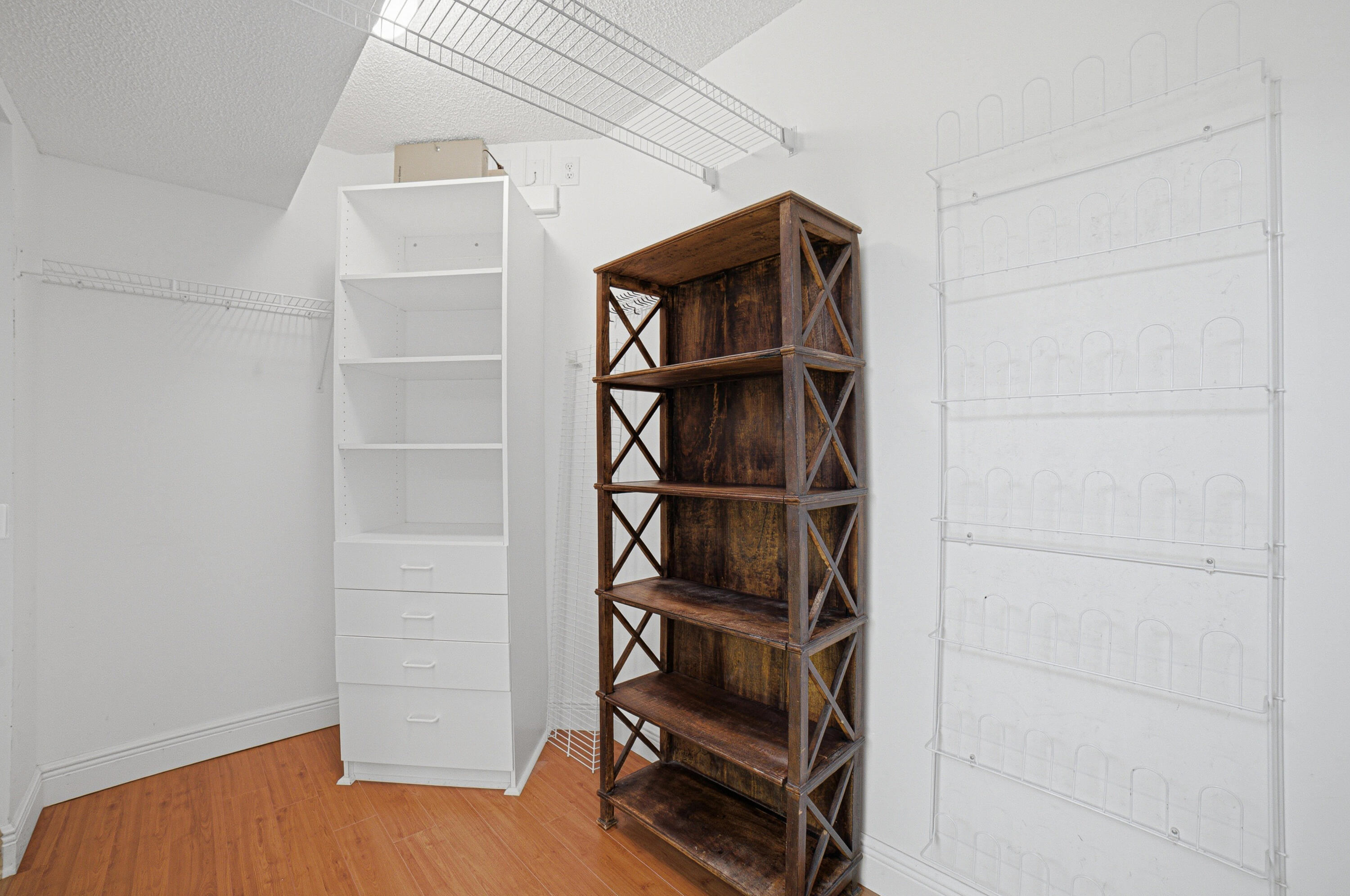 GRANVILLE CONDOMINIUM - Residential