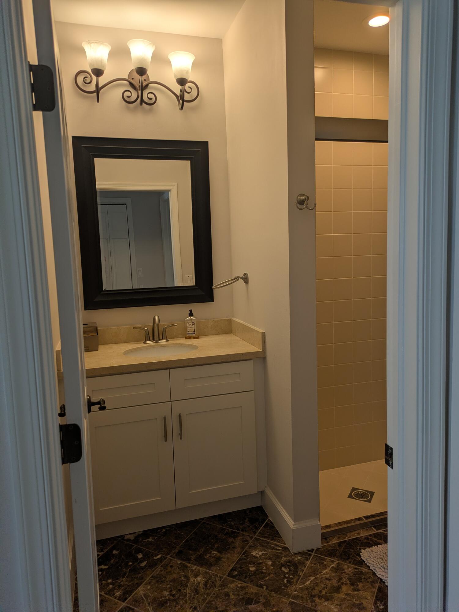 GREENS OF EAGLE TRACE - Residential Lease