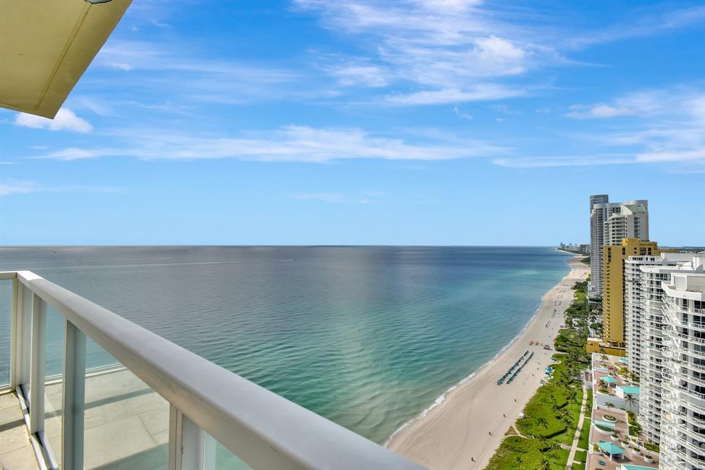 LA PERLA CONDO - Residential