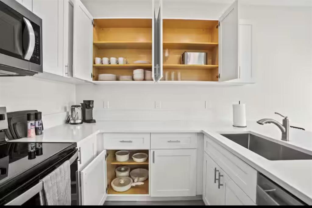 SHADY GROVE - Residential Lease