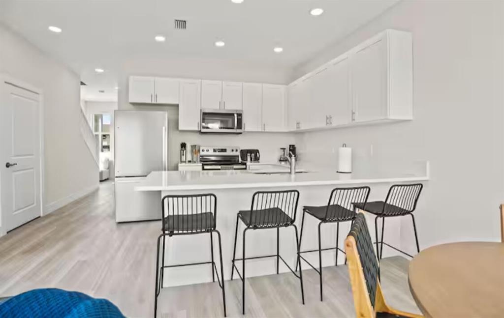 SHADY GROVE - Residential Lease