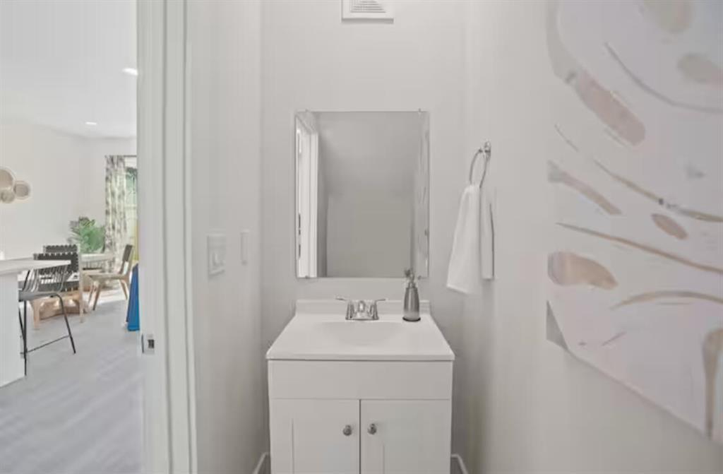 SHADY GROVE - Residential Lease