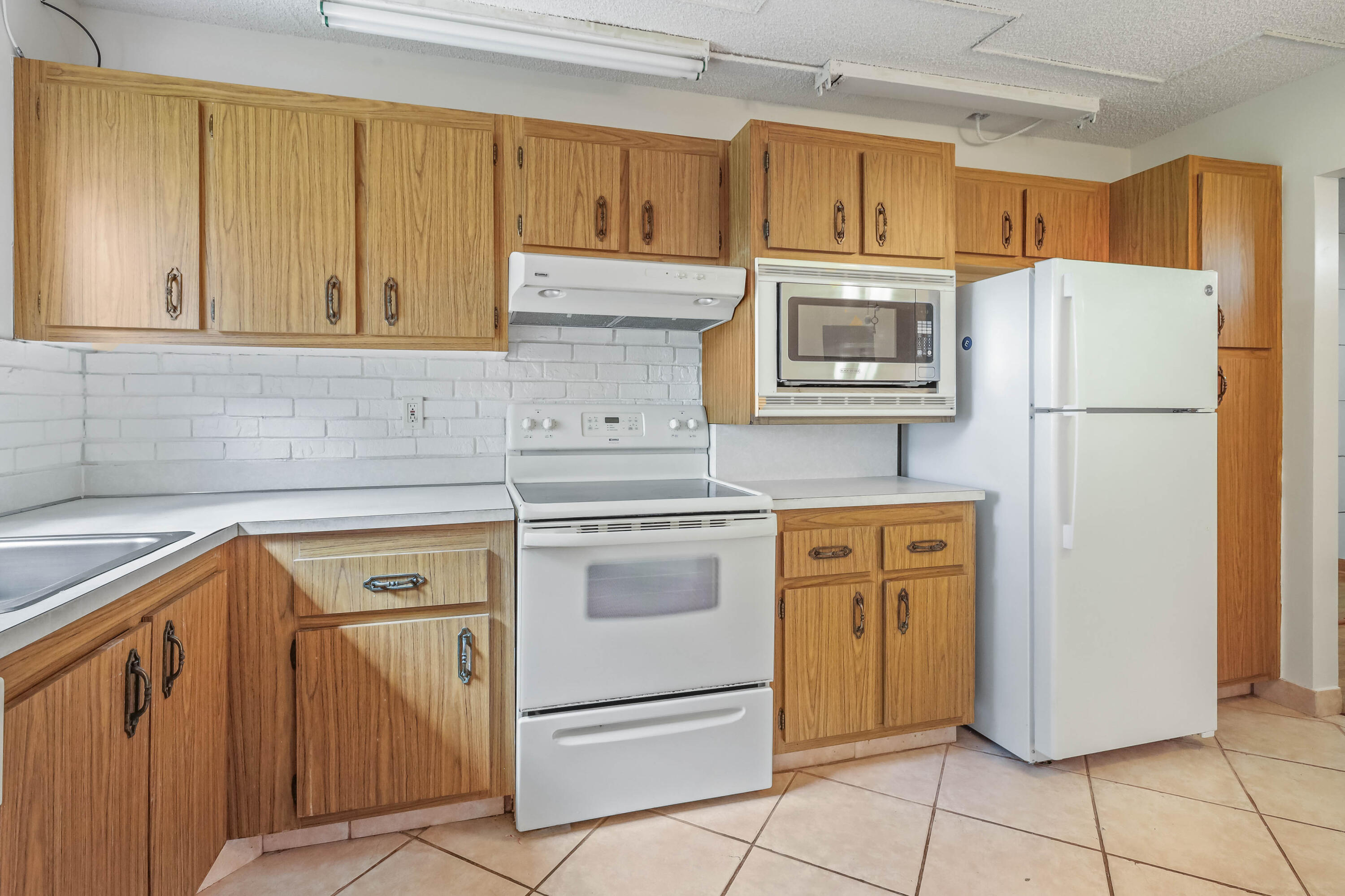 POINCIANA PLACE CONDO 1,2,8 AND 9 - Residential