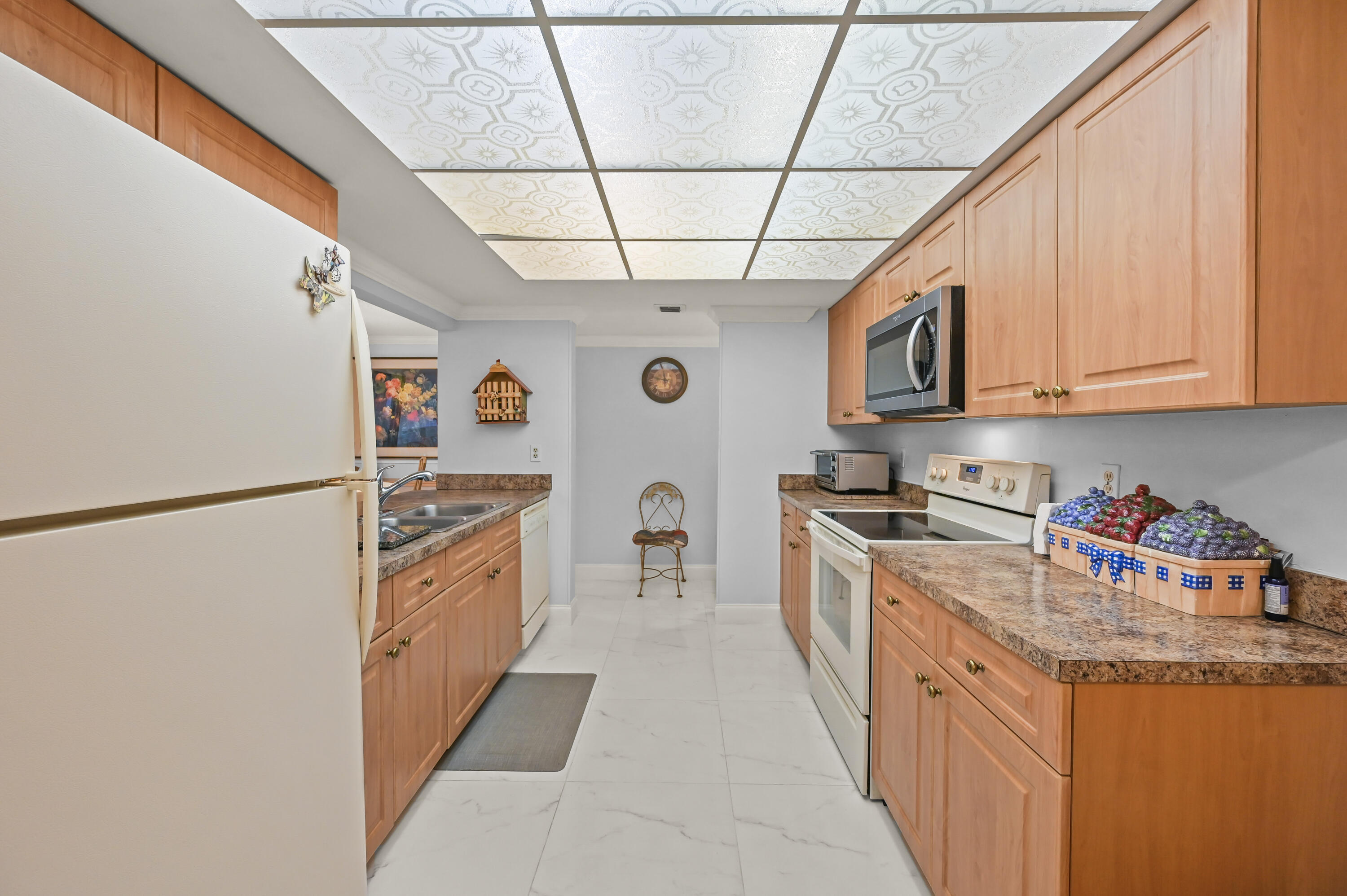LAVERS DELRAY RACQUET CLUB CONDO - Residential Lease
