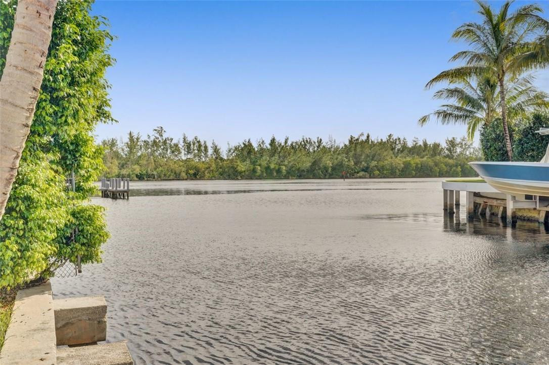 BOCA HOUSE CONDO - Residential
