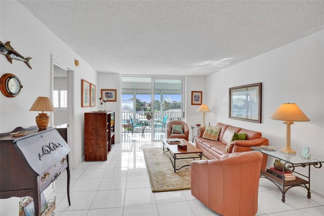 BOCA HOUSE CONDO - Residential