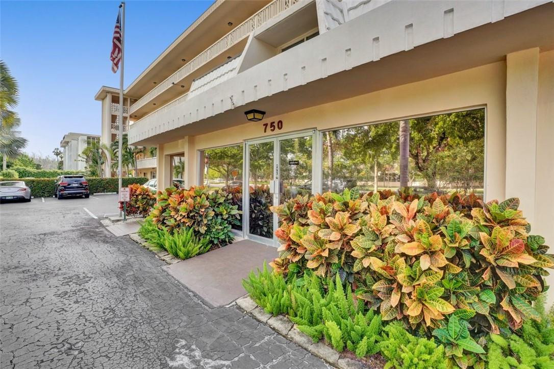 BOCA HOUSE CONDO - Residential