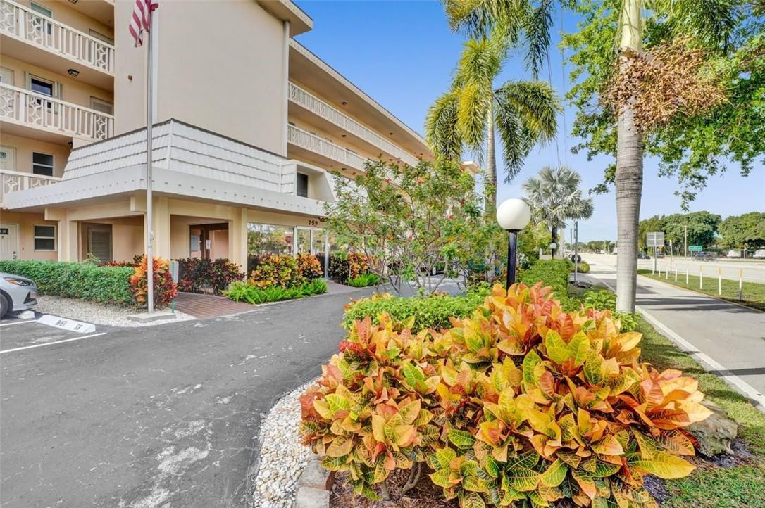BOCA HOUSE CONDO - Residential