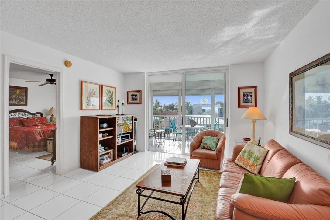 BOCA HOUSE CONDO - Residential
