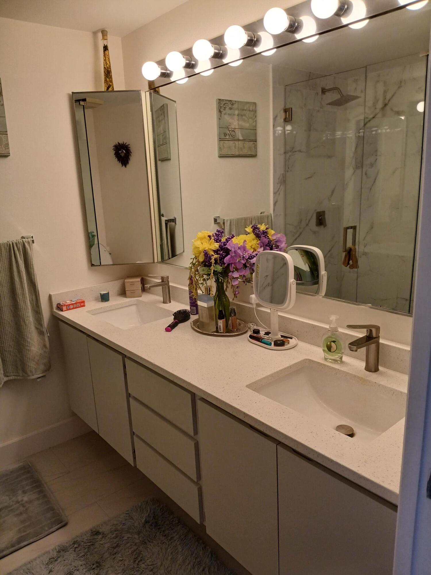 VILLAGE OF SANDALWOOD LAKES SOUTH - Residential