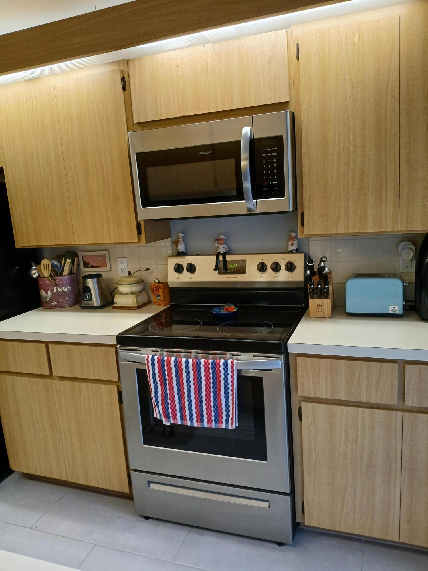 VILLAGE OF SANDALWOOD LAKES SOUTH - Residential