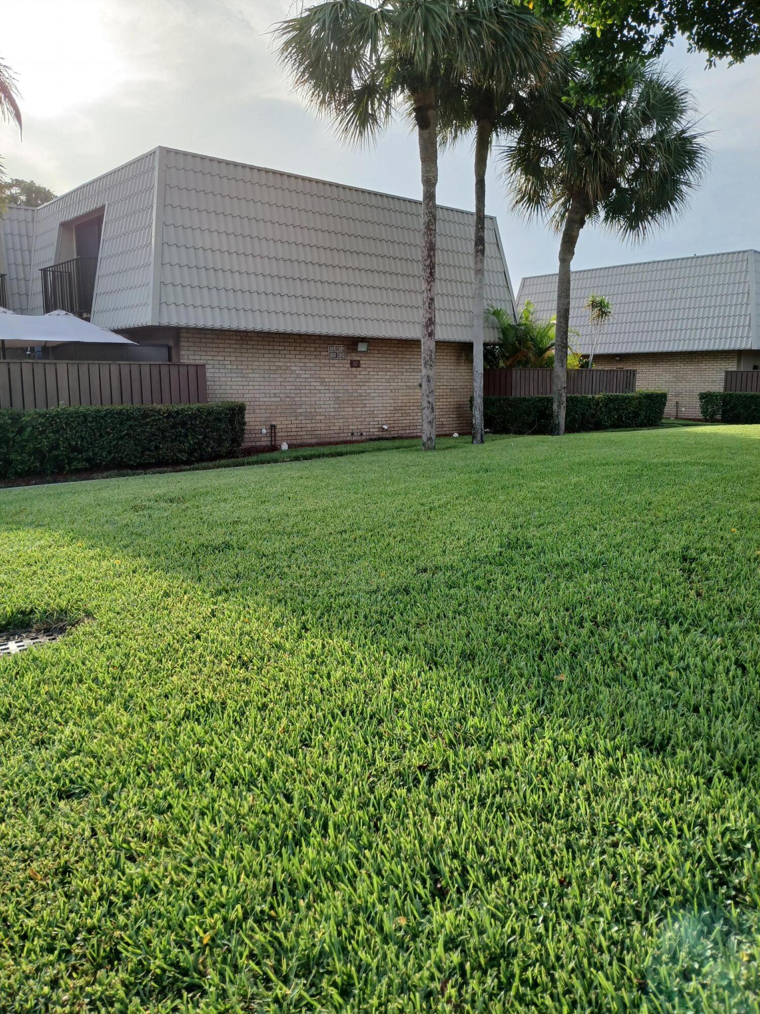 VILLAGE OF SANDALWOOD LAKES SOUTH - Residential