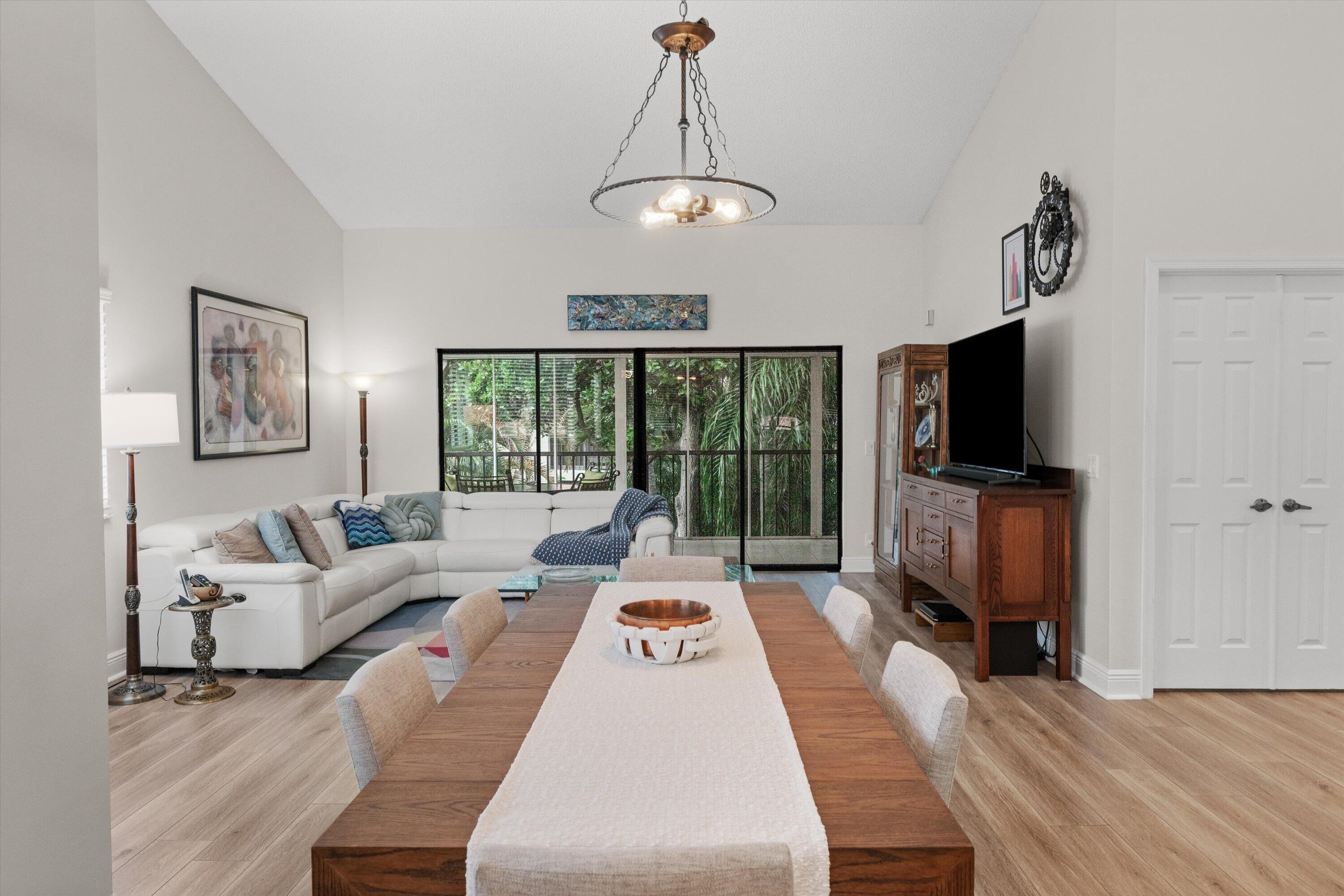 LEXINGTON CLUB VILLAS CONDO - Residential