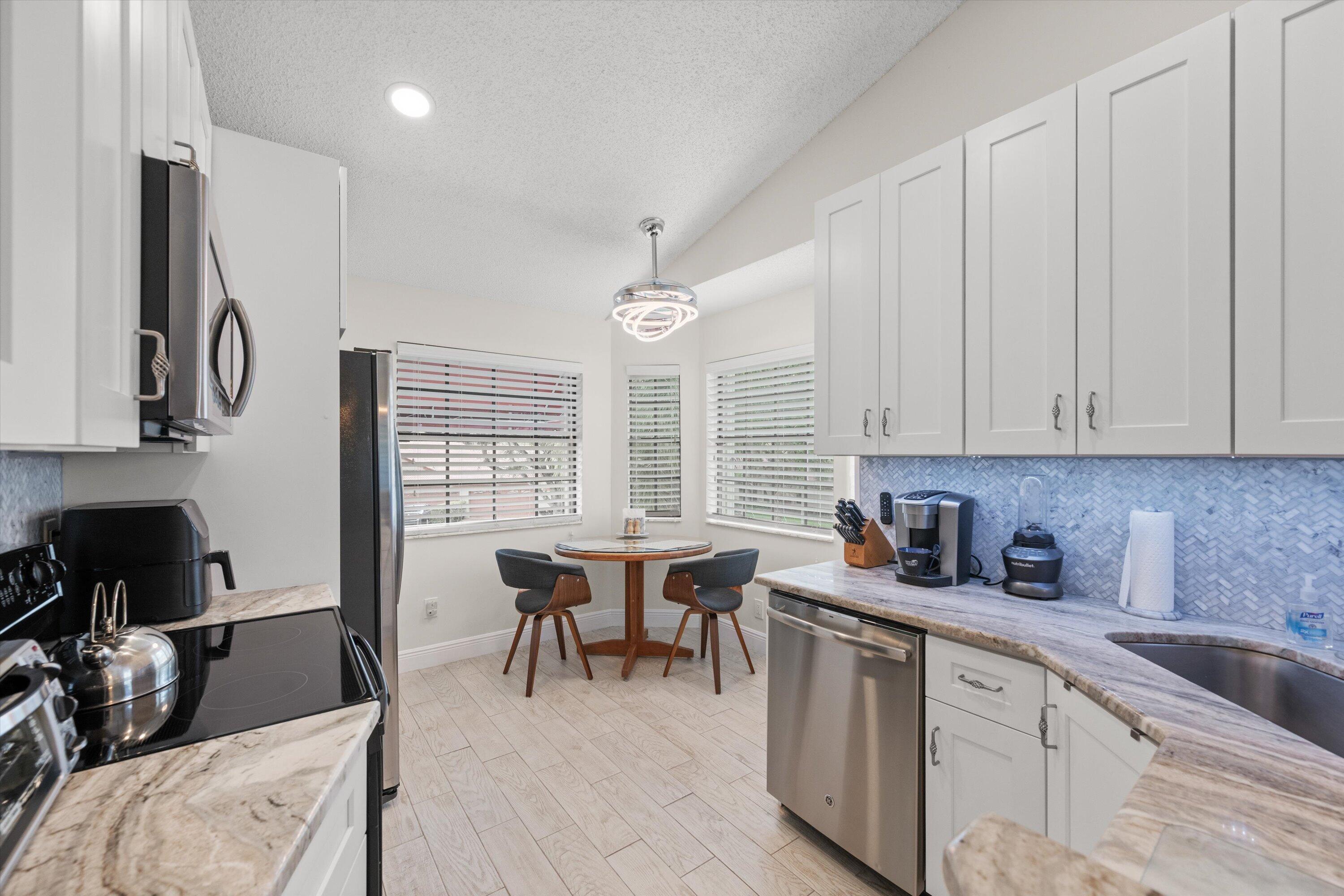 LEXINGTON CLUB VILLAS CONDO - Residential