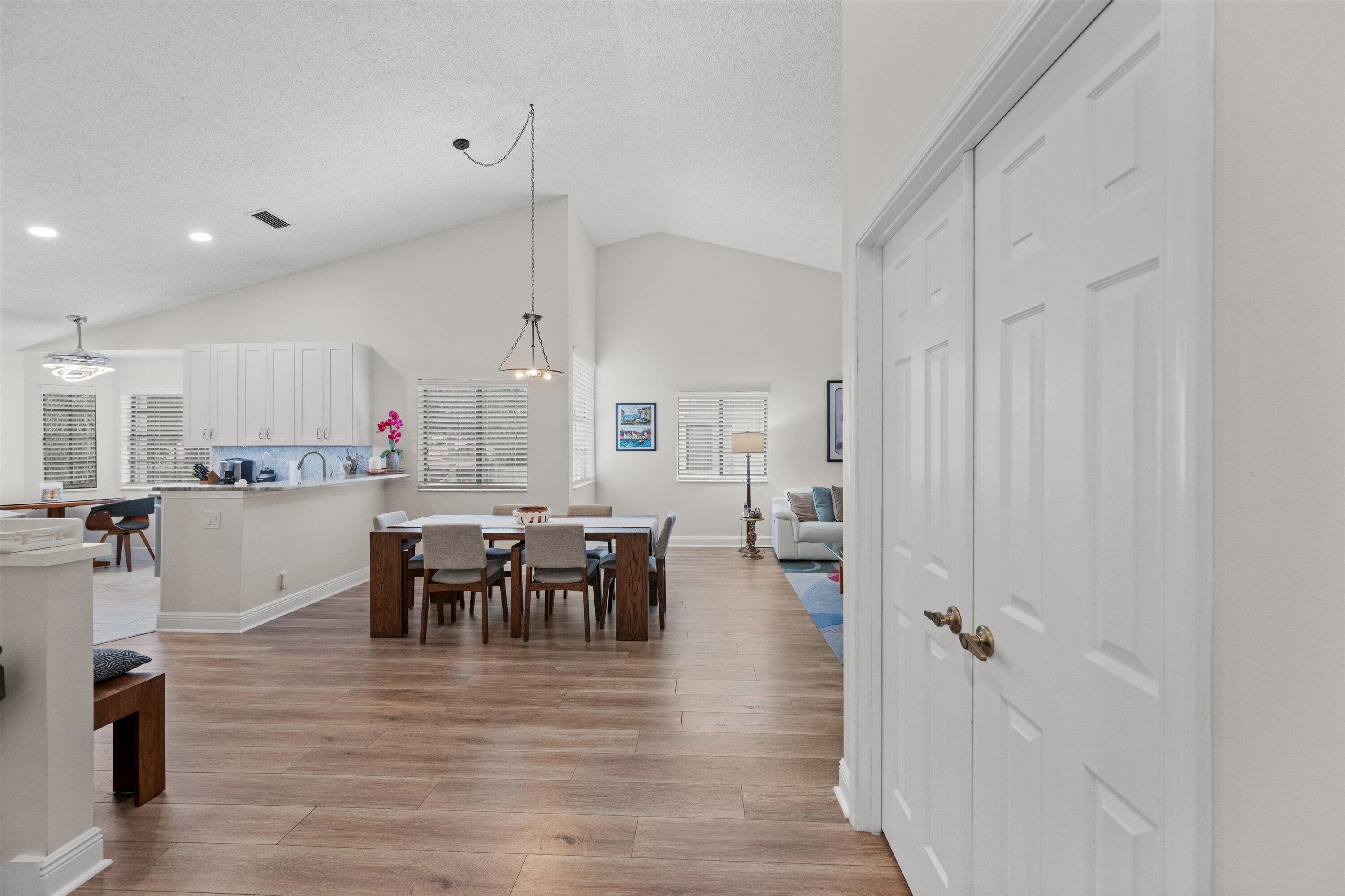 LEXINGTON CLUB VILLAS CONDO - Residential