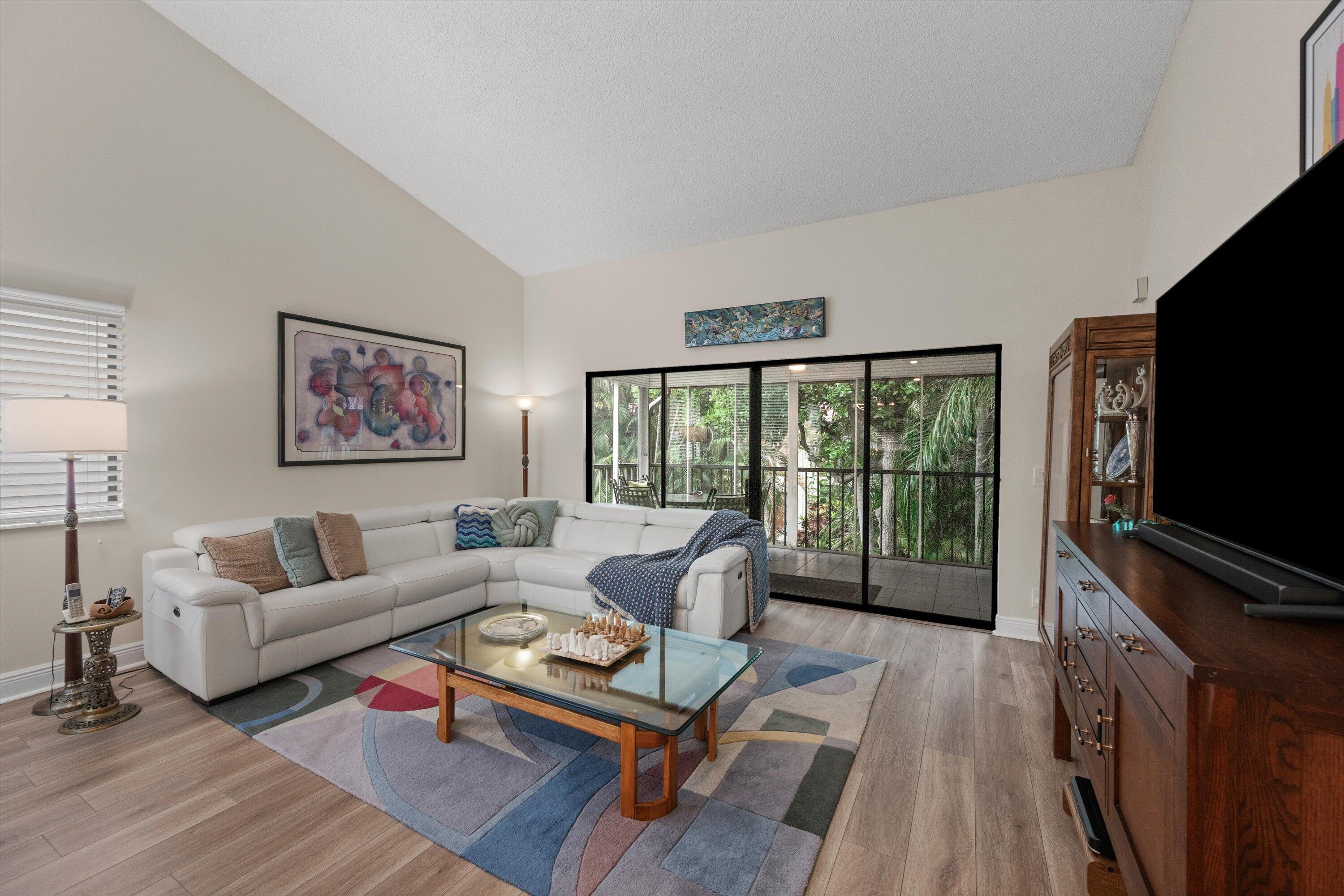 LEXINGTON CLUB VILLAS CONDO - Residential