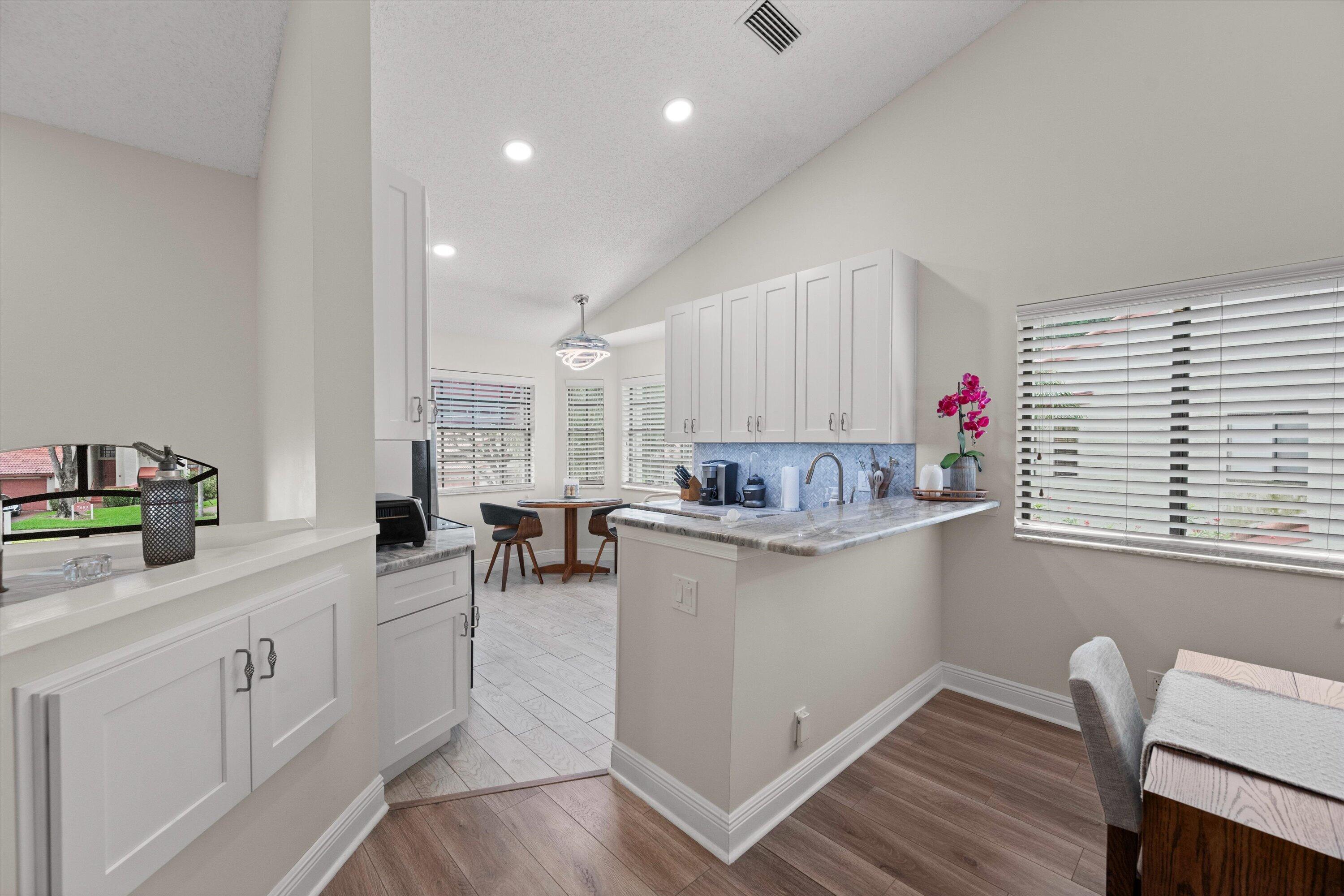 LEXINGTON CLUB VILLAS CONDO - Residential