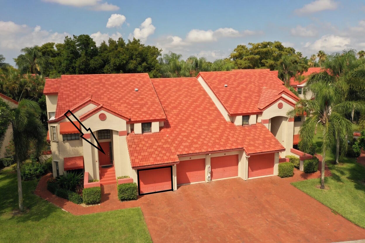 LEXINGTON CLUB VILLAS CONDO - Residential
