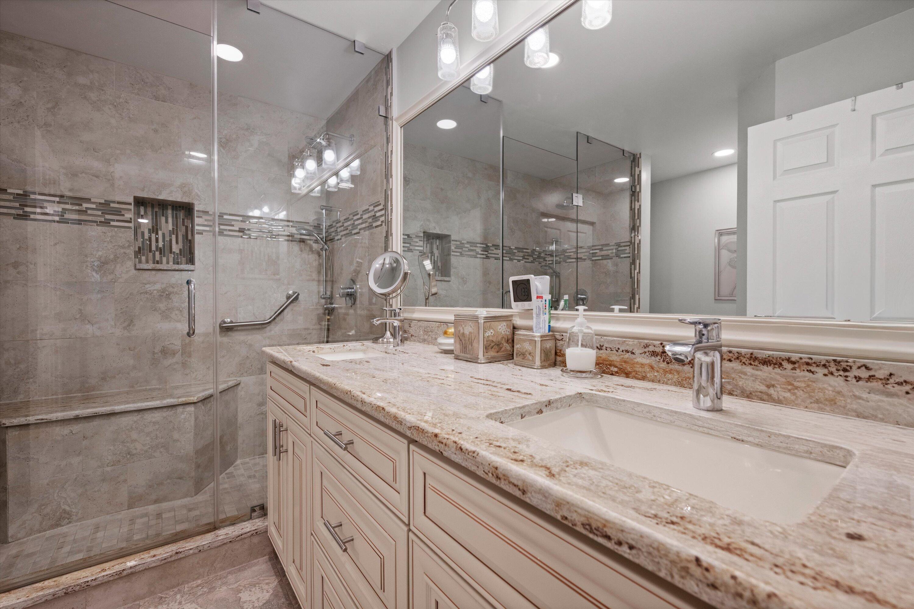 LEXINGTON CLUB VILLAS CONDO - Residential