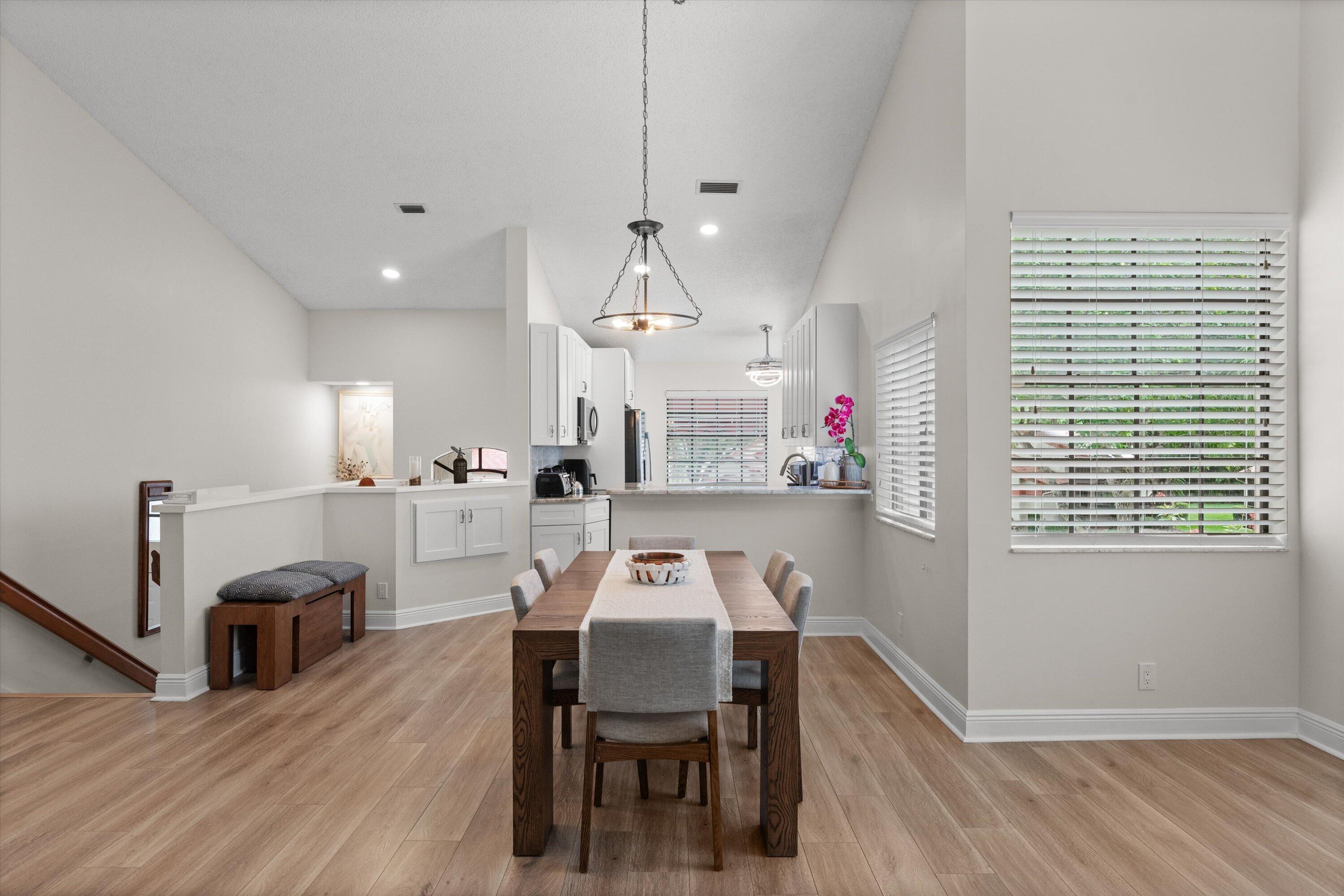 LEXINGTON CLUB VILLAS CONDO - Residential