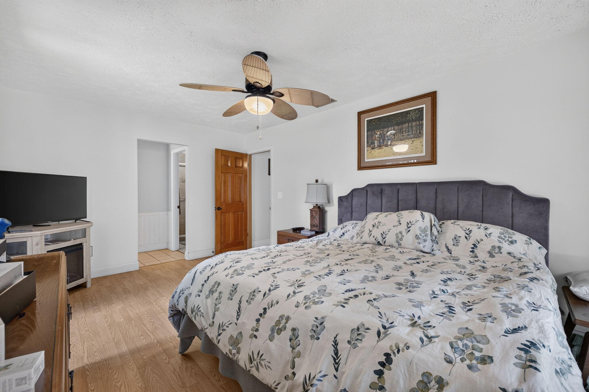 RUSTIC HILLS - Residential Lease