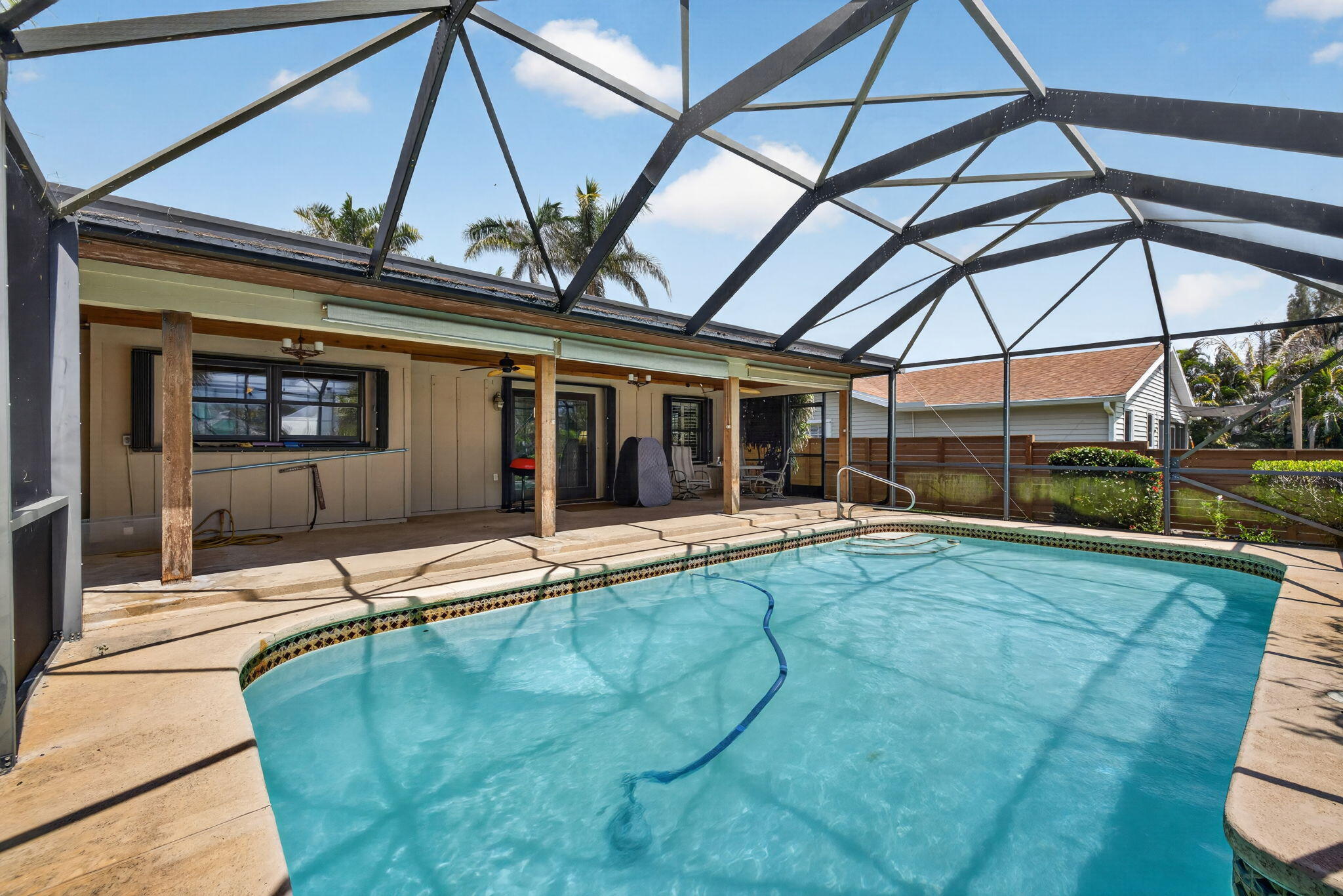 RUSTIC HILLS - Residential Lease