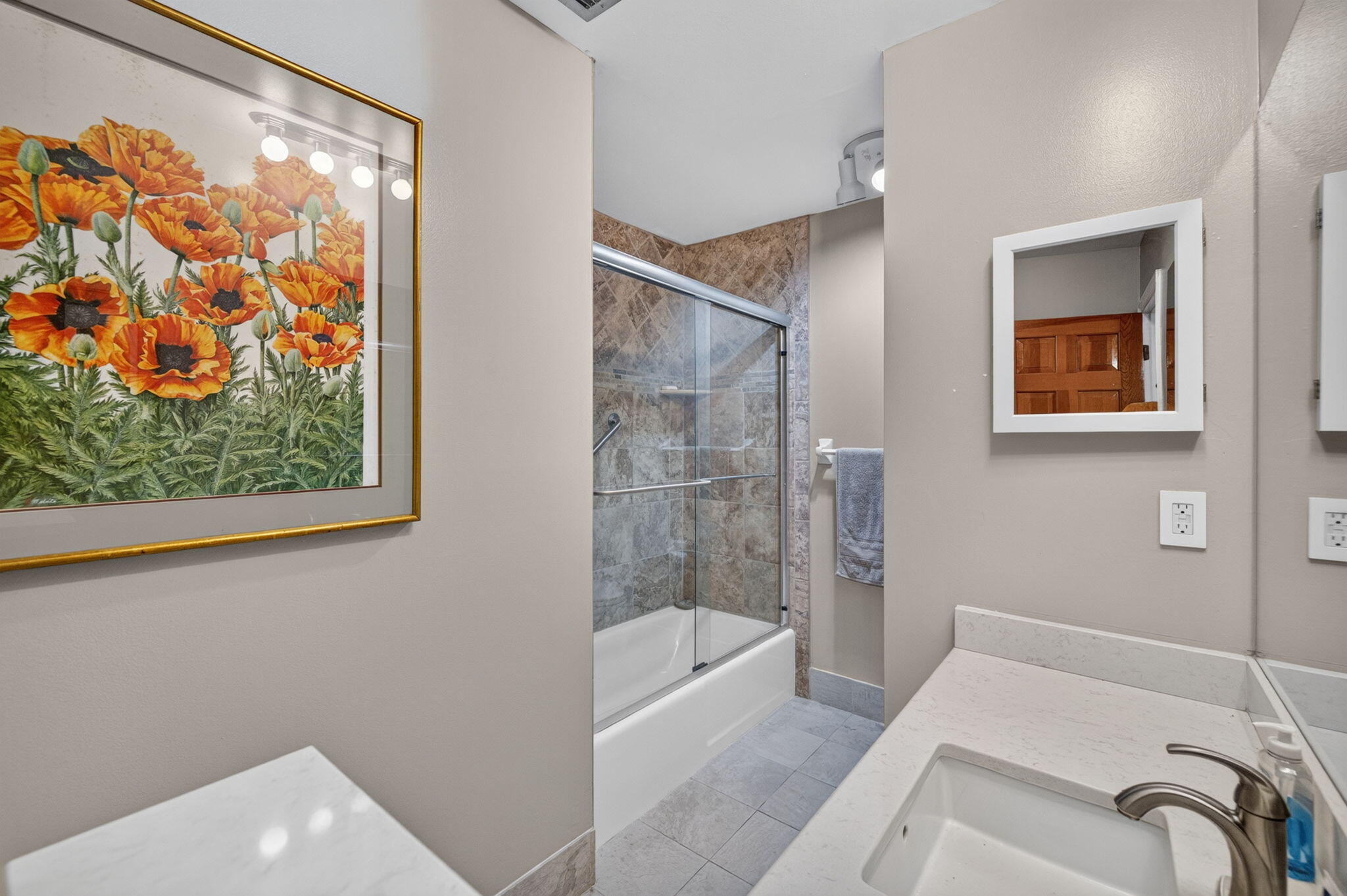 RUSTIC HILLS - Residential Lease