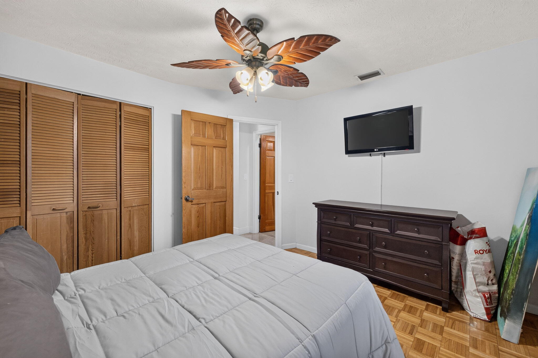 RUSTIC HILLS - Residential Lease