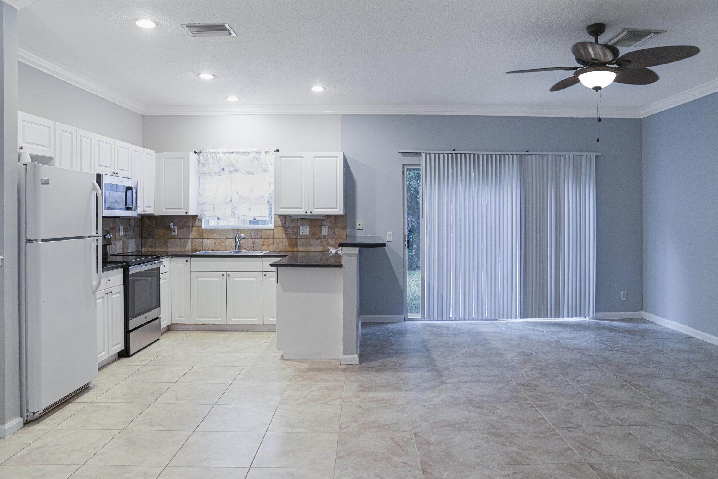 SOUTHWIND - Residential Lease