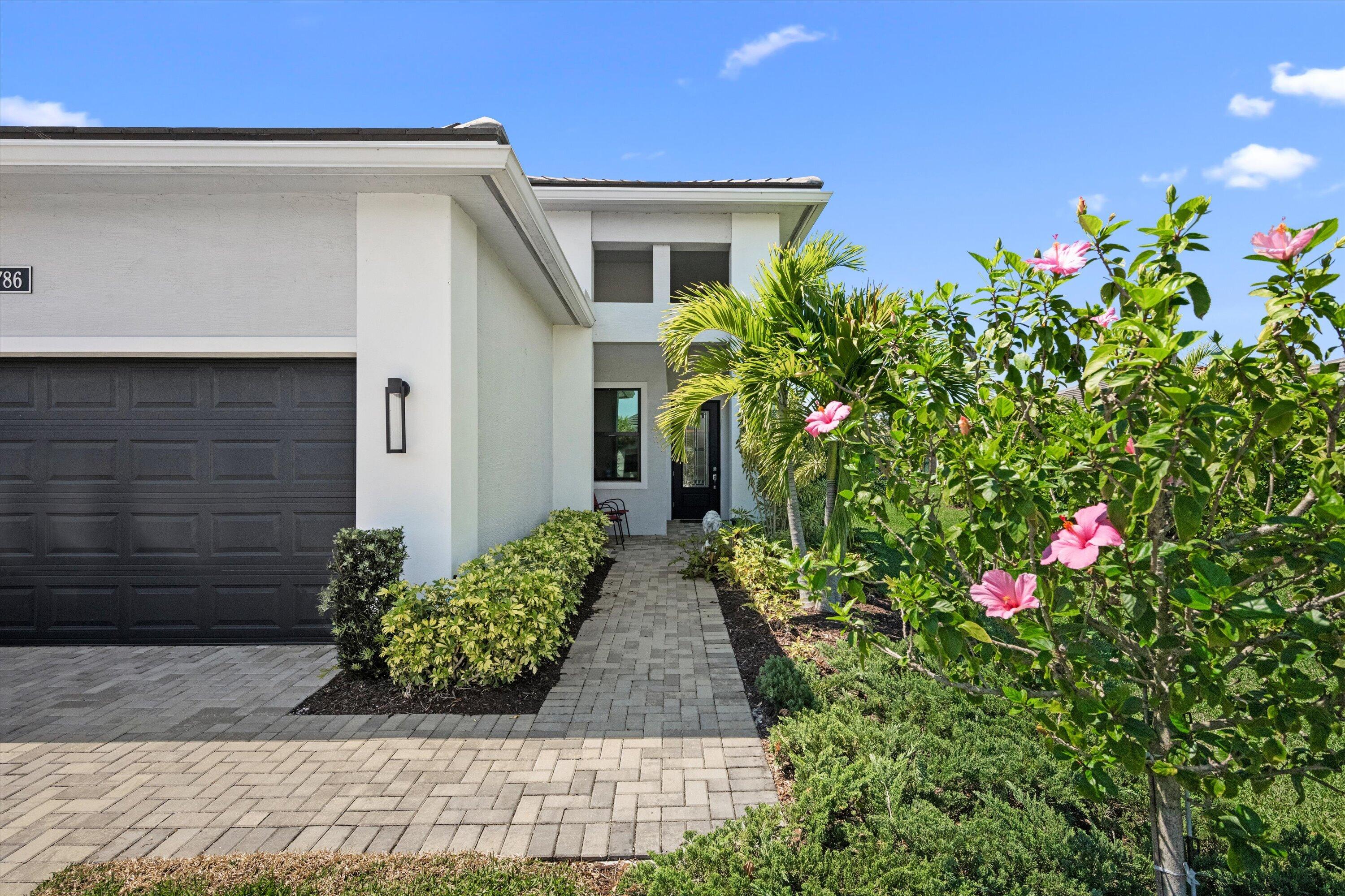 CRESSWIND PALM BEACH PHASE 3 - Residential
