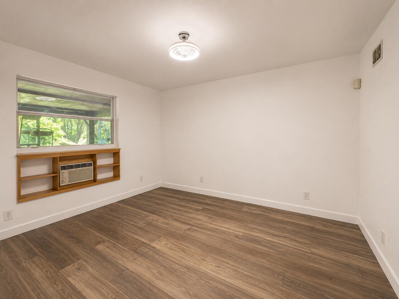 LANAIR PARK - Residential Lease