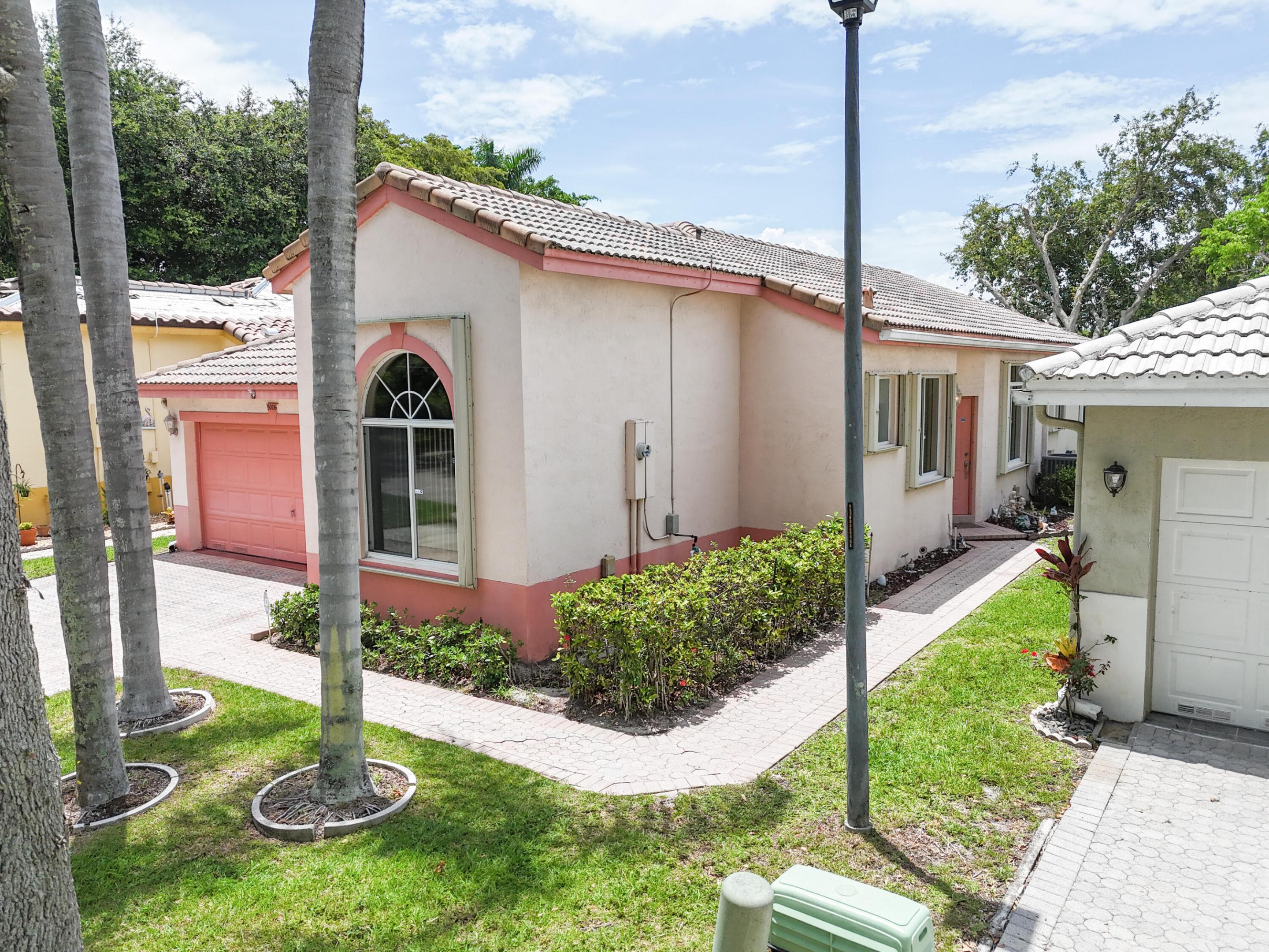 REGENCY LAKES AT COCONUT CREEK - Residential