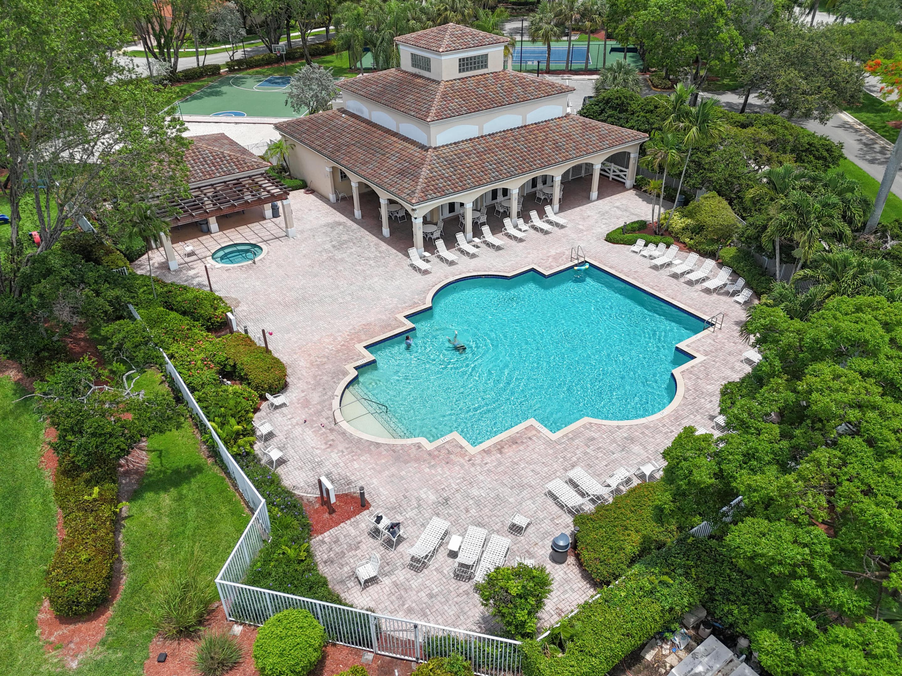 REGENCY LAKES AT COCONUT CREEK - Residential