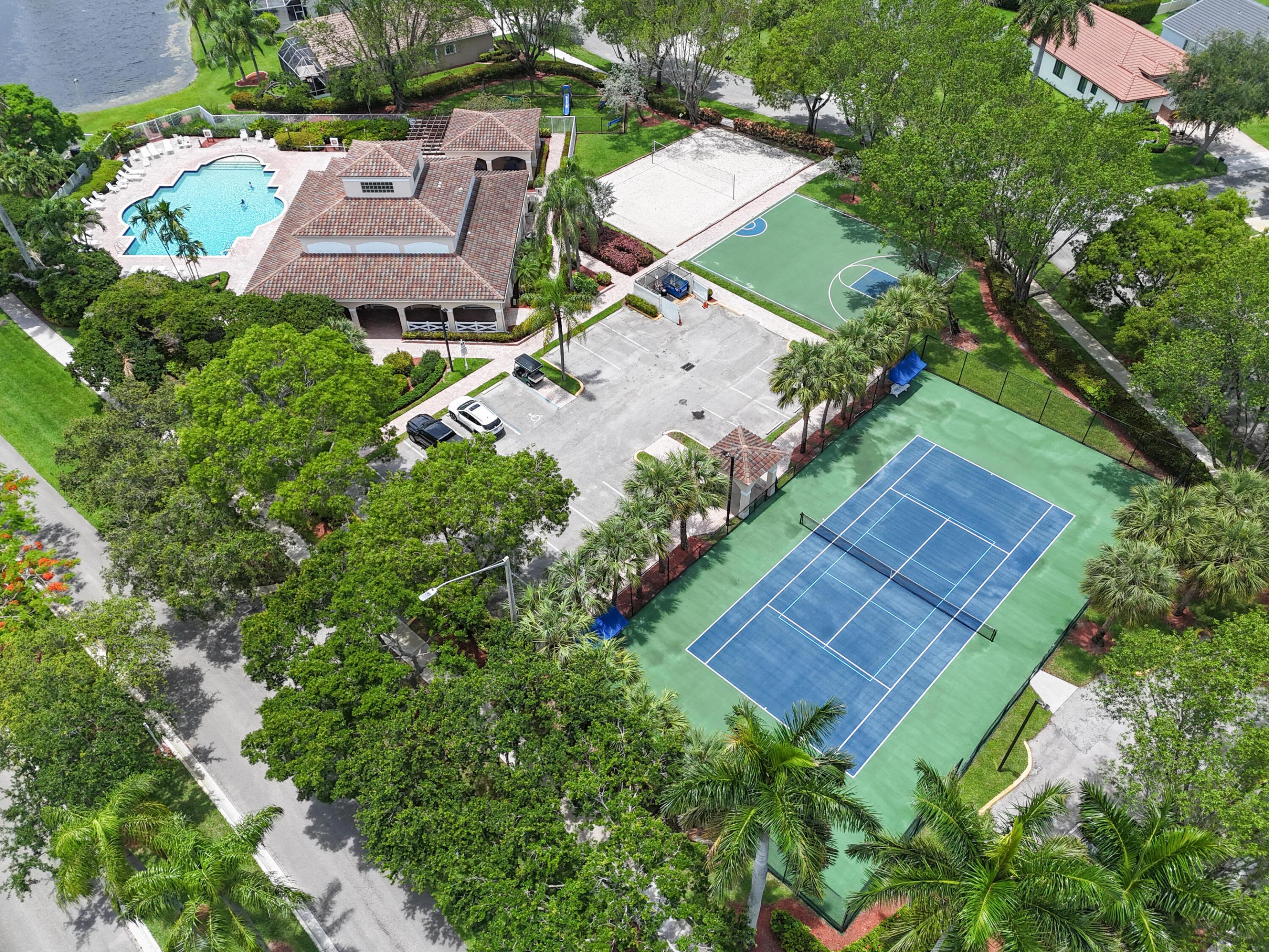 REGENCY LAKES AT COCONUT CREEK - Residential