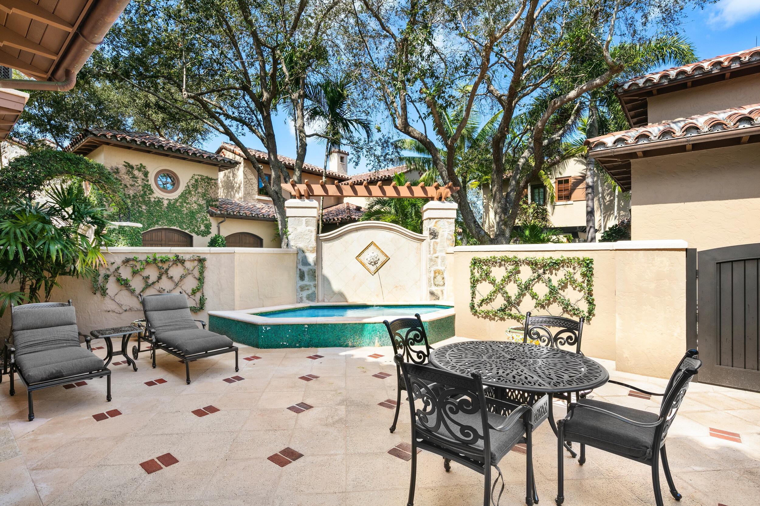 BEARS CLUB VILLAS CONDO - Residential