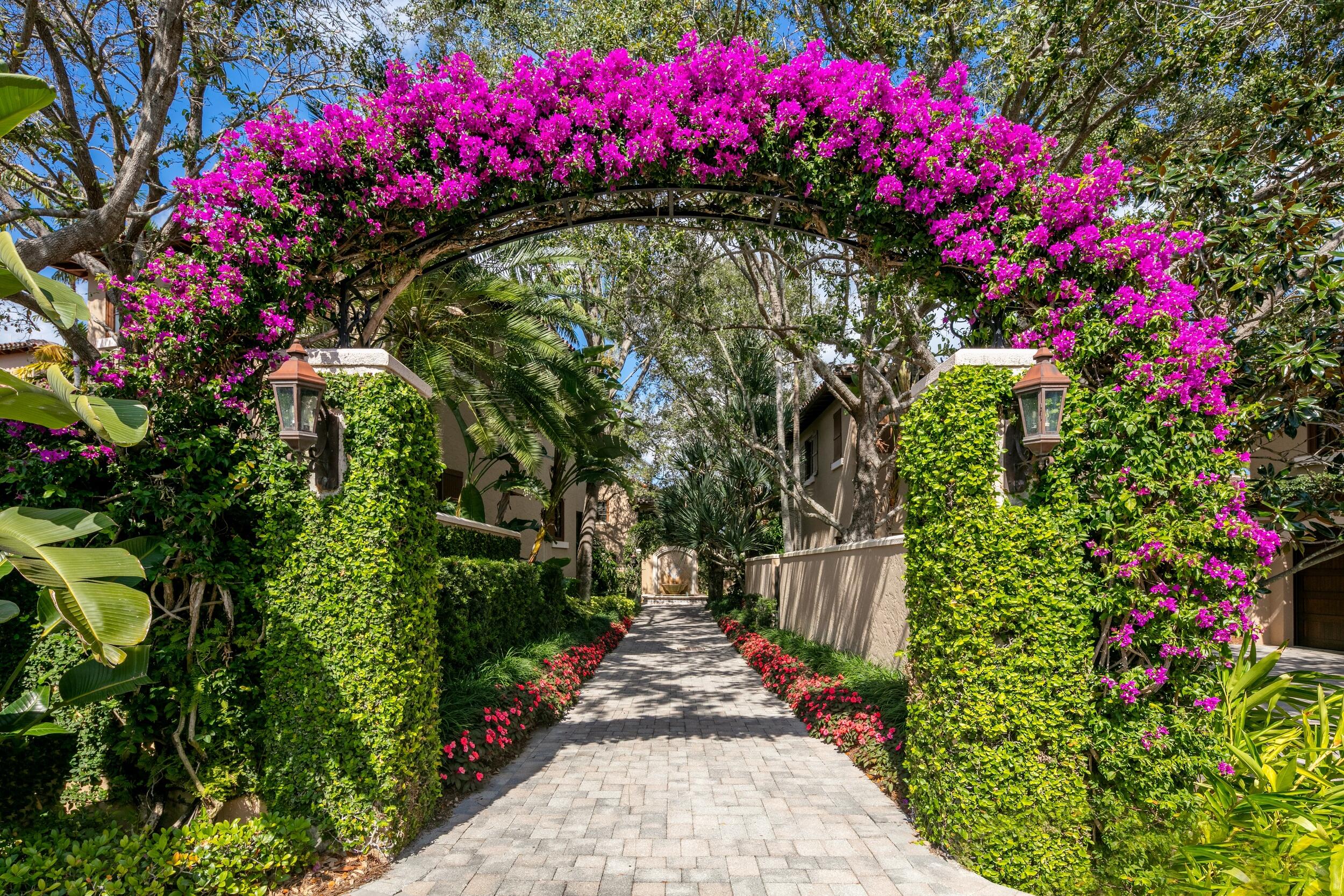 BEARS CLUB VILLAS CONDO - Residential