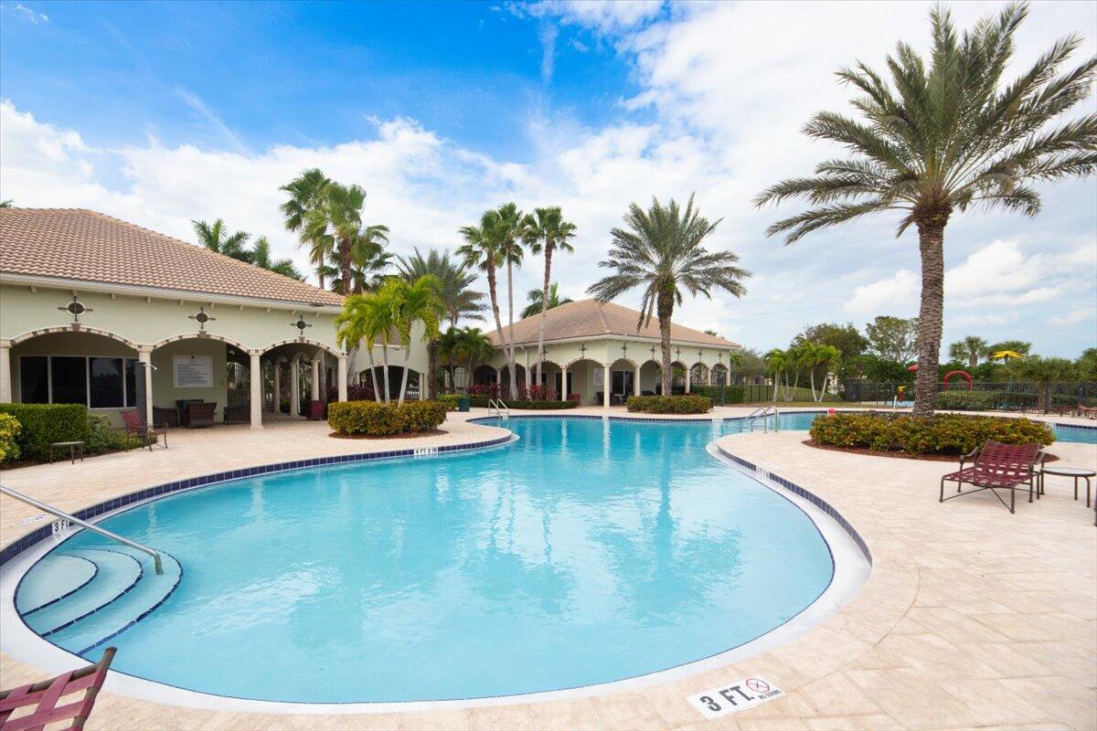 VIZCAYA FALLS - Residential