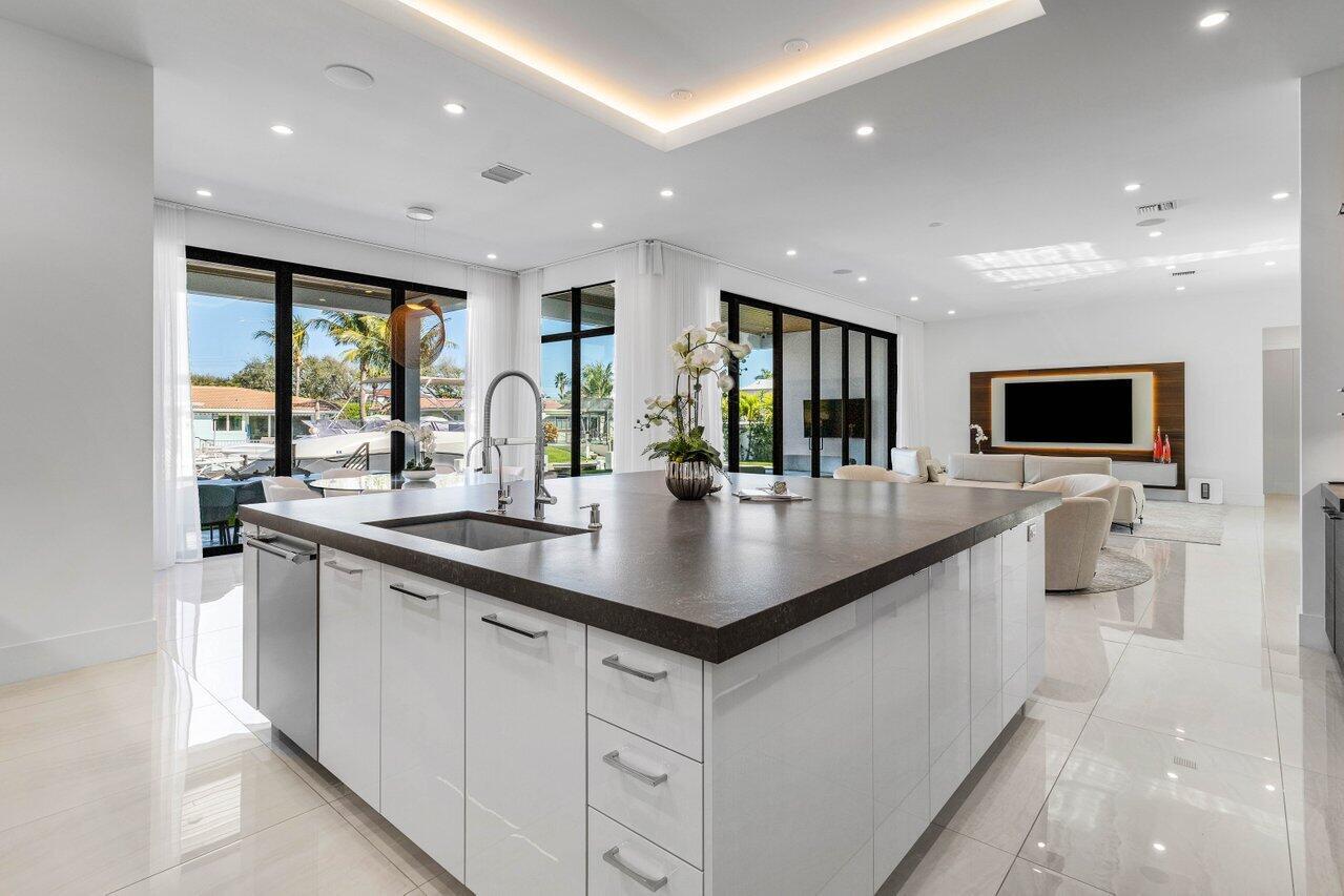 BOCA HARBOUR 1ST SEC - Residential