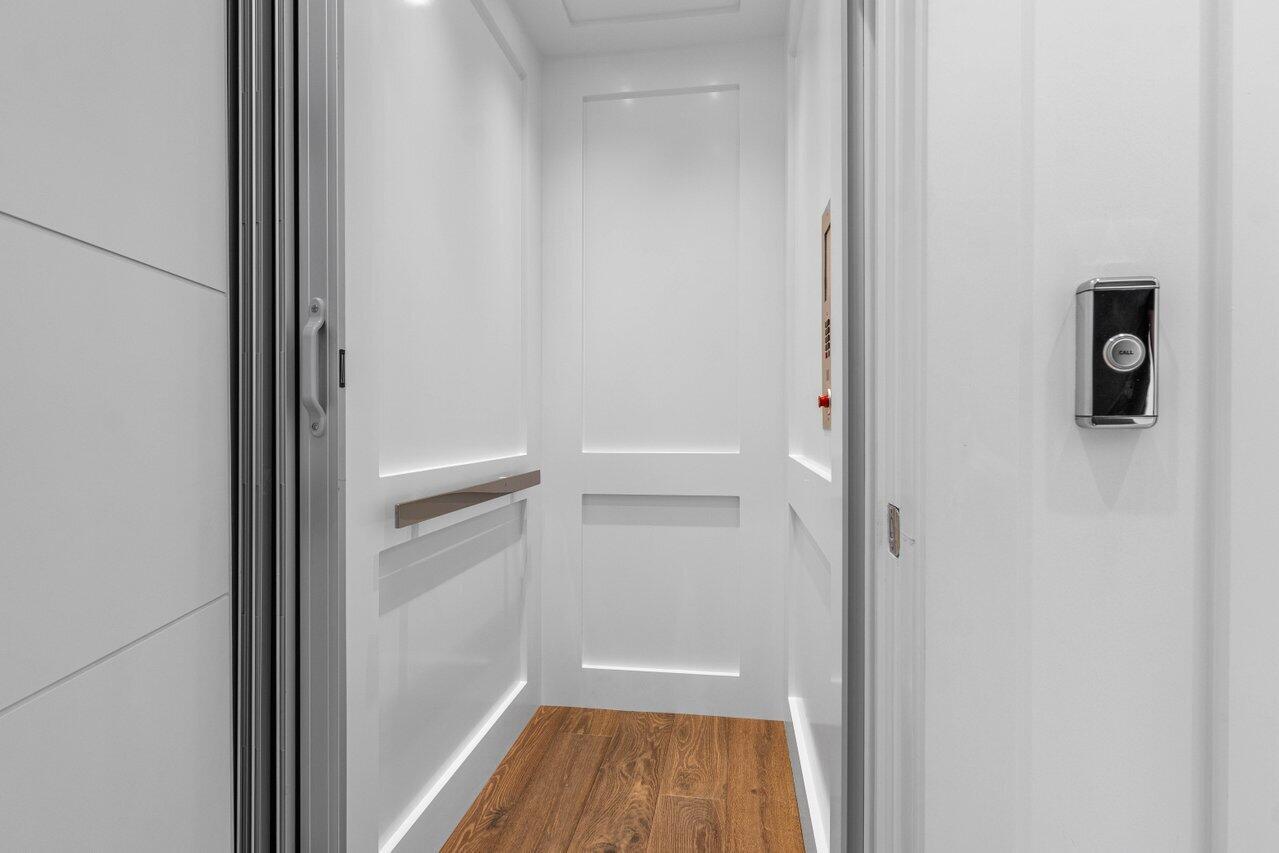 BOCA HARBOUR 1ST SEC - Residential