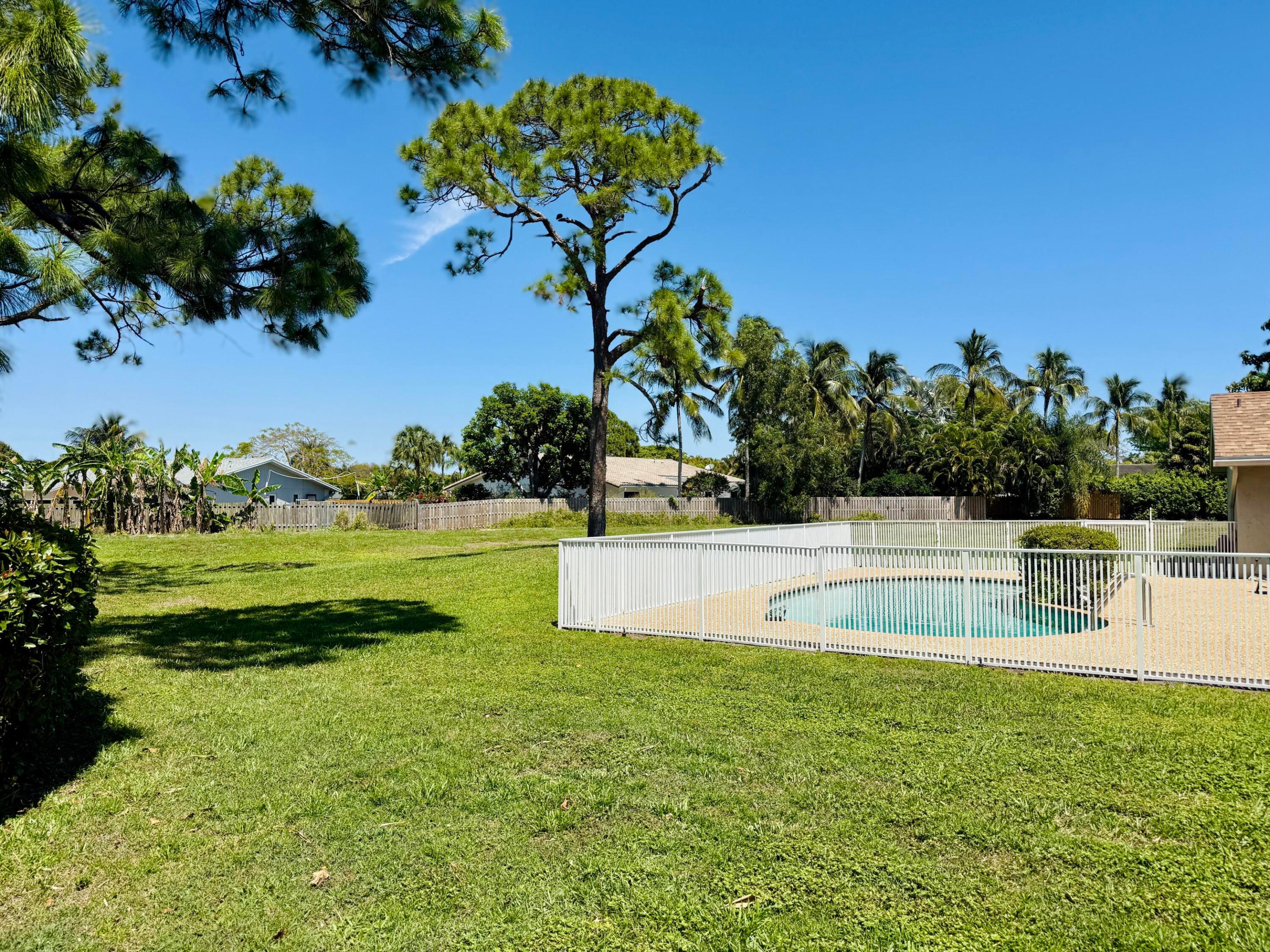 BOCA MADERA UNIT 3 - Residential