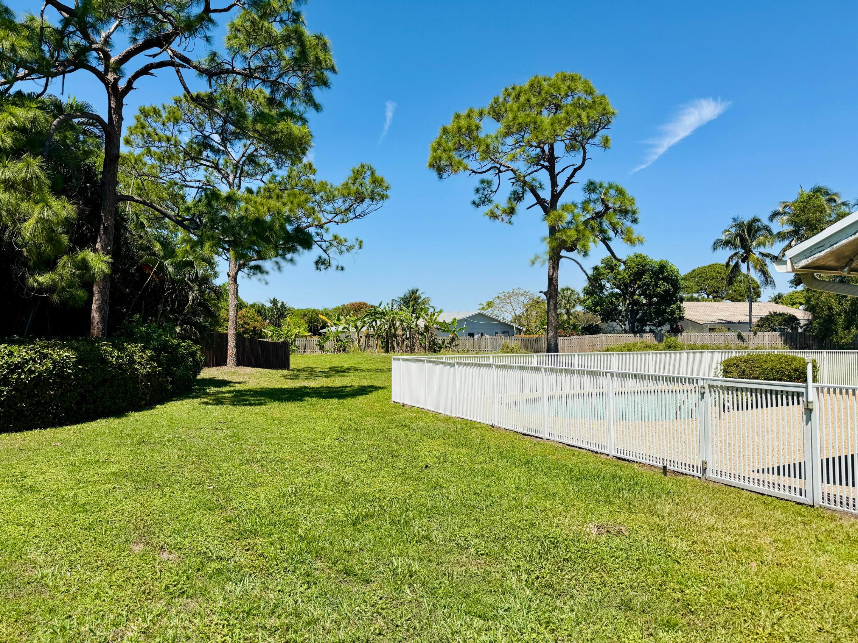 BOCA MADERA UNIT 3 - Residential