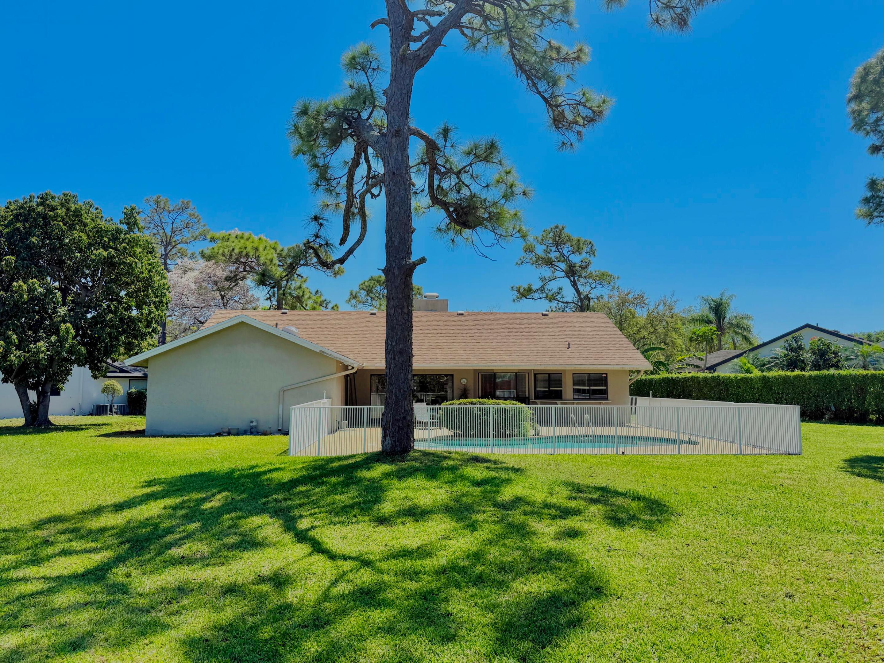BOCA MADERA UNIT 3 - Residential