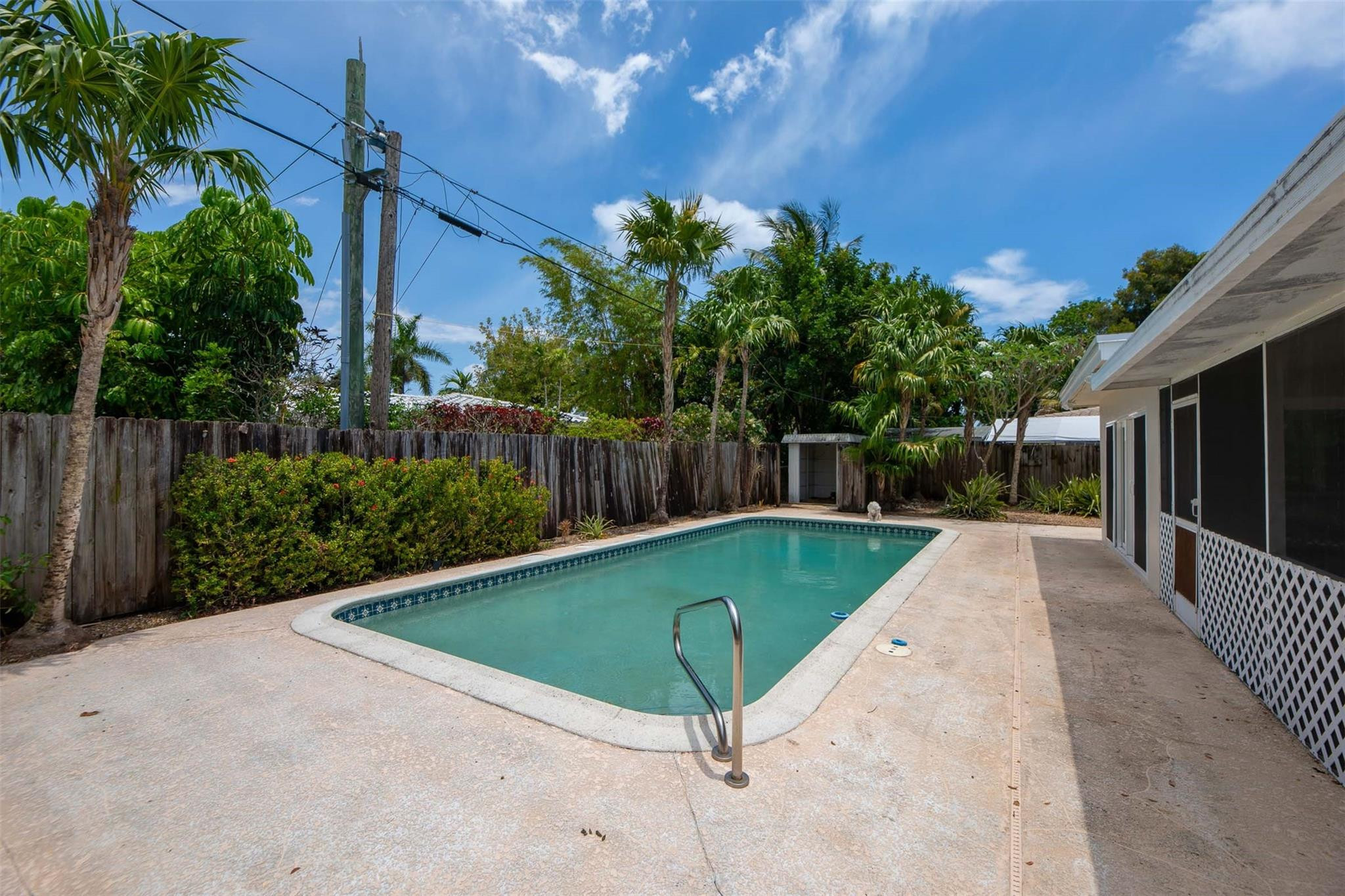 POINSETTIA HEIGHTS RIVER - Residential