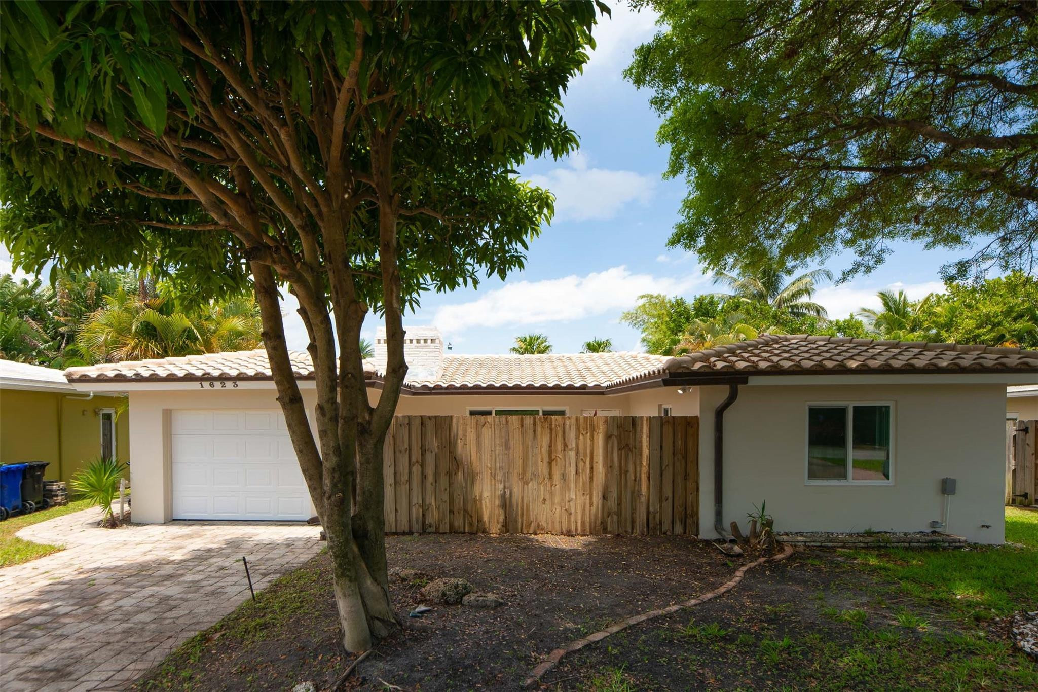 POINSETTIA HEIGHTS RIVER - Residential