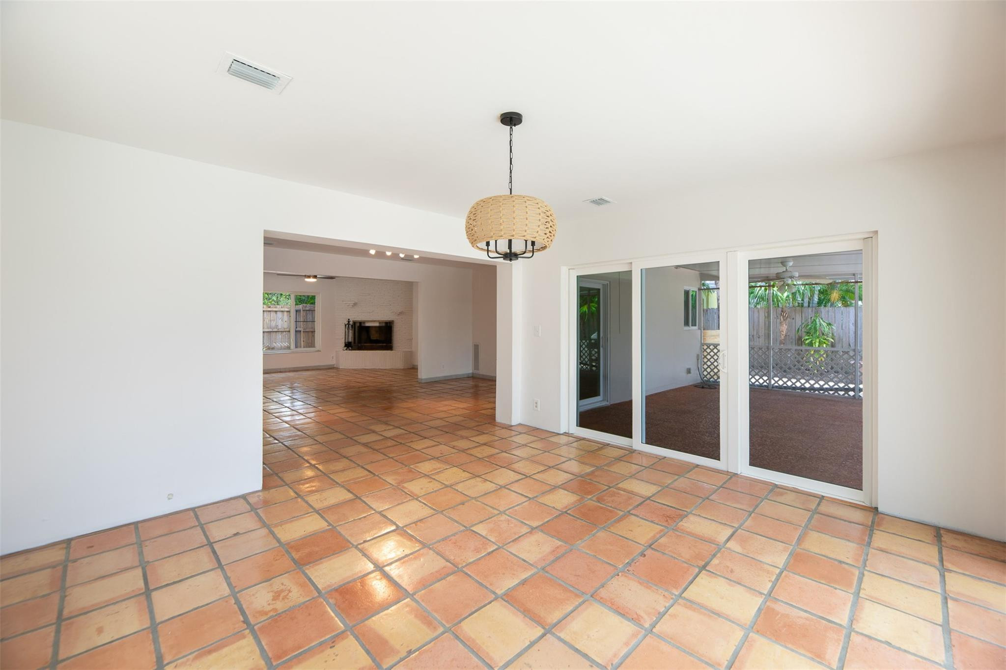 POINSETTIA HEIGHTS RIVER - Residential
