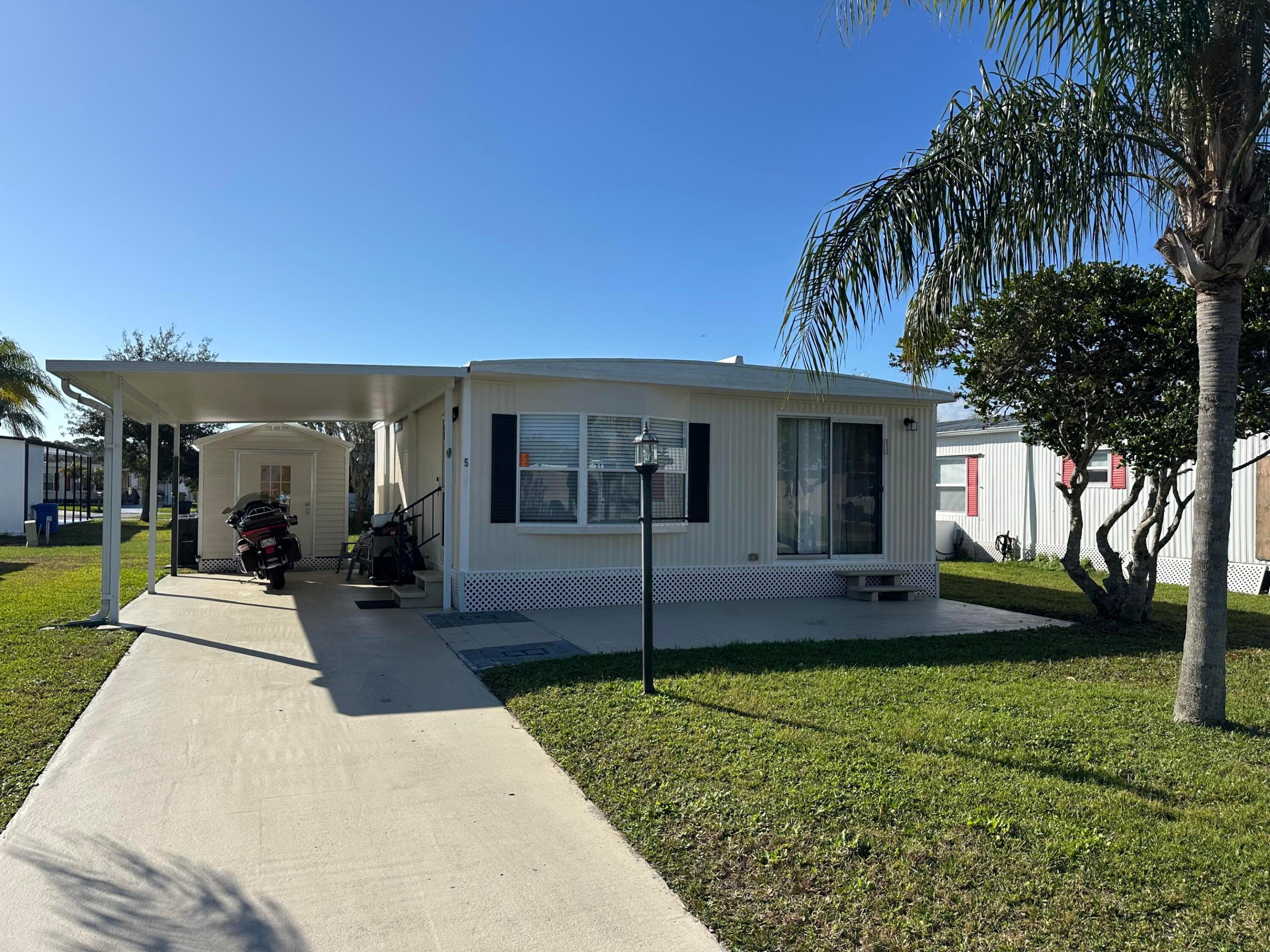 Spanish Lakes Riverfront - Residential