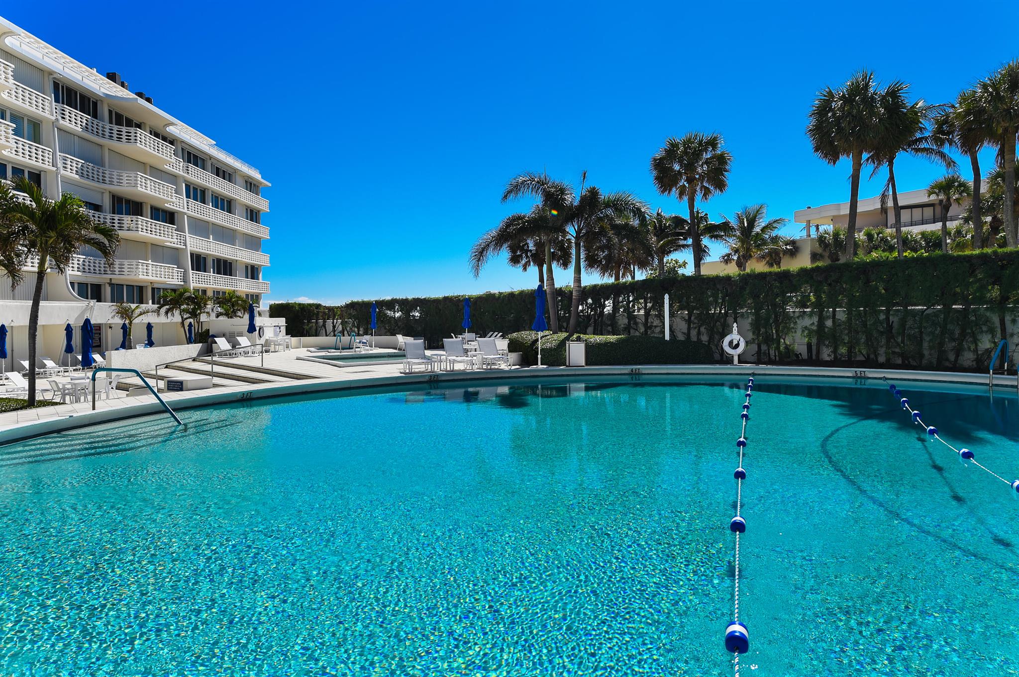 SUN AND SURF ONE HUNDRED & ONE HUNDRED THIRTY COND - Residential