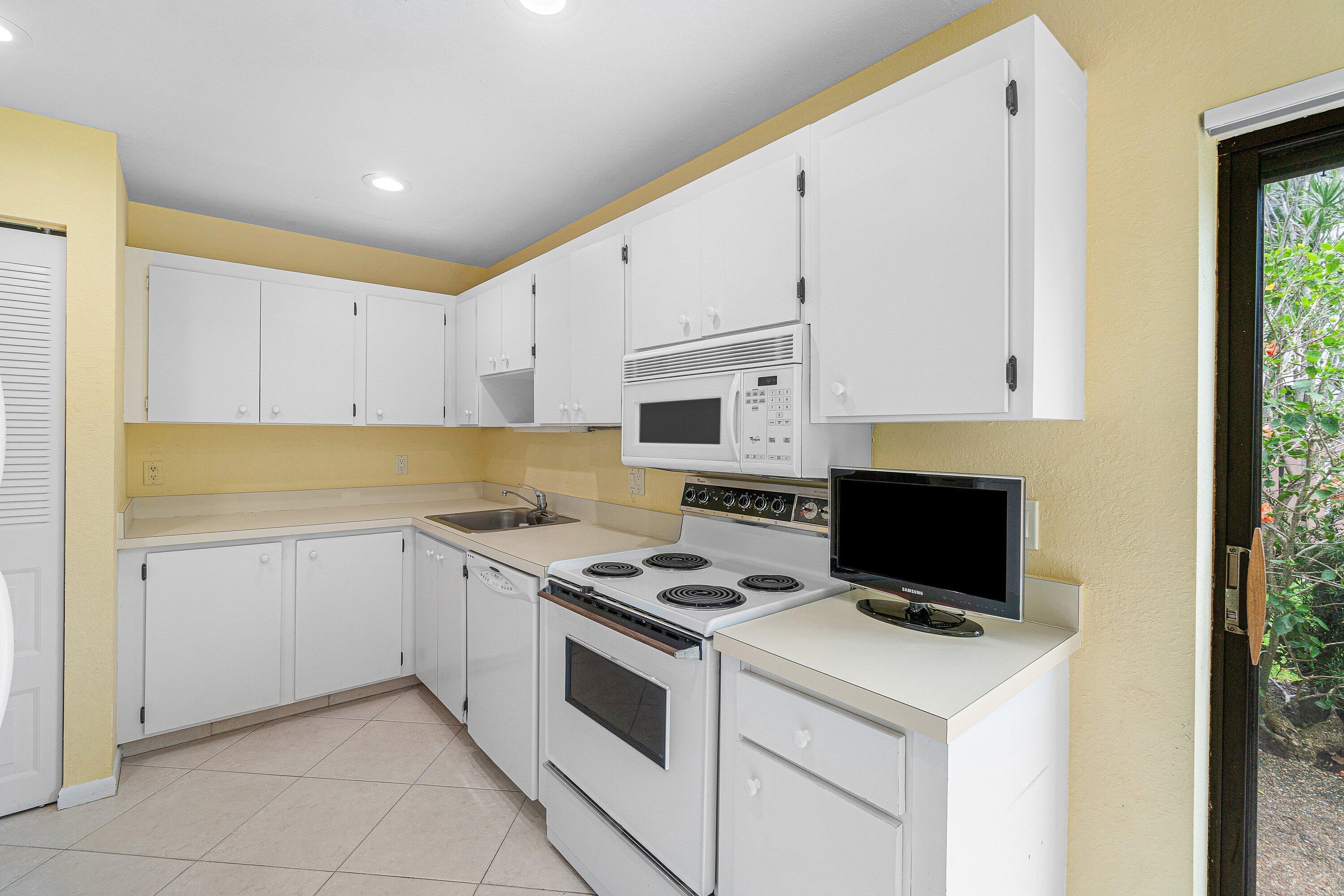 SOUTHPORT AT HUNTERS RUN CONDO - Residential